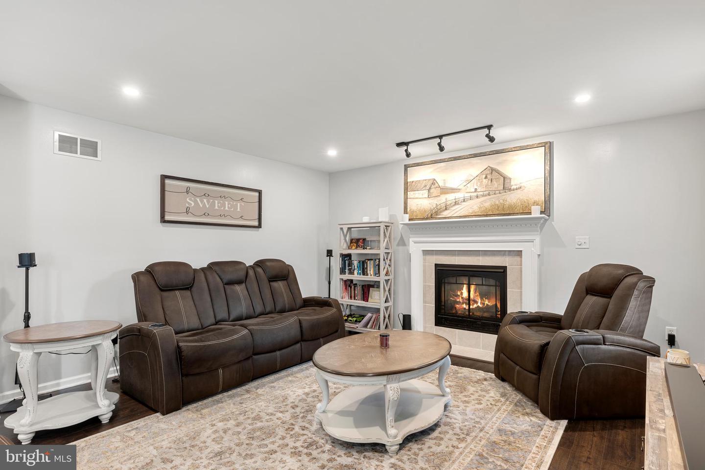 955 Koles Way