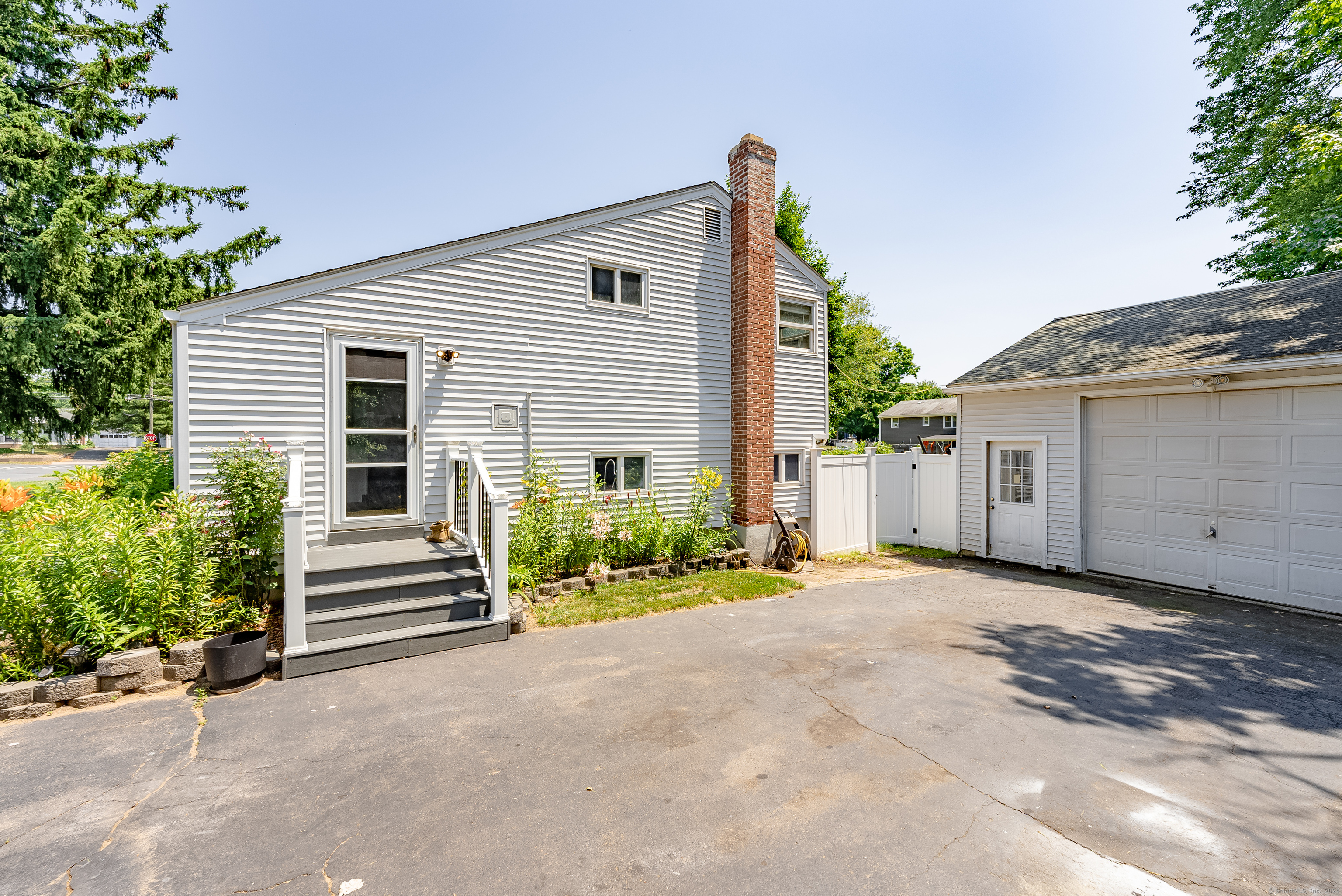 15 Chesslee Road