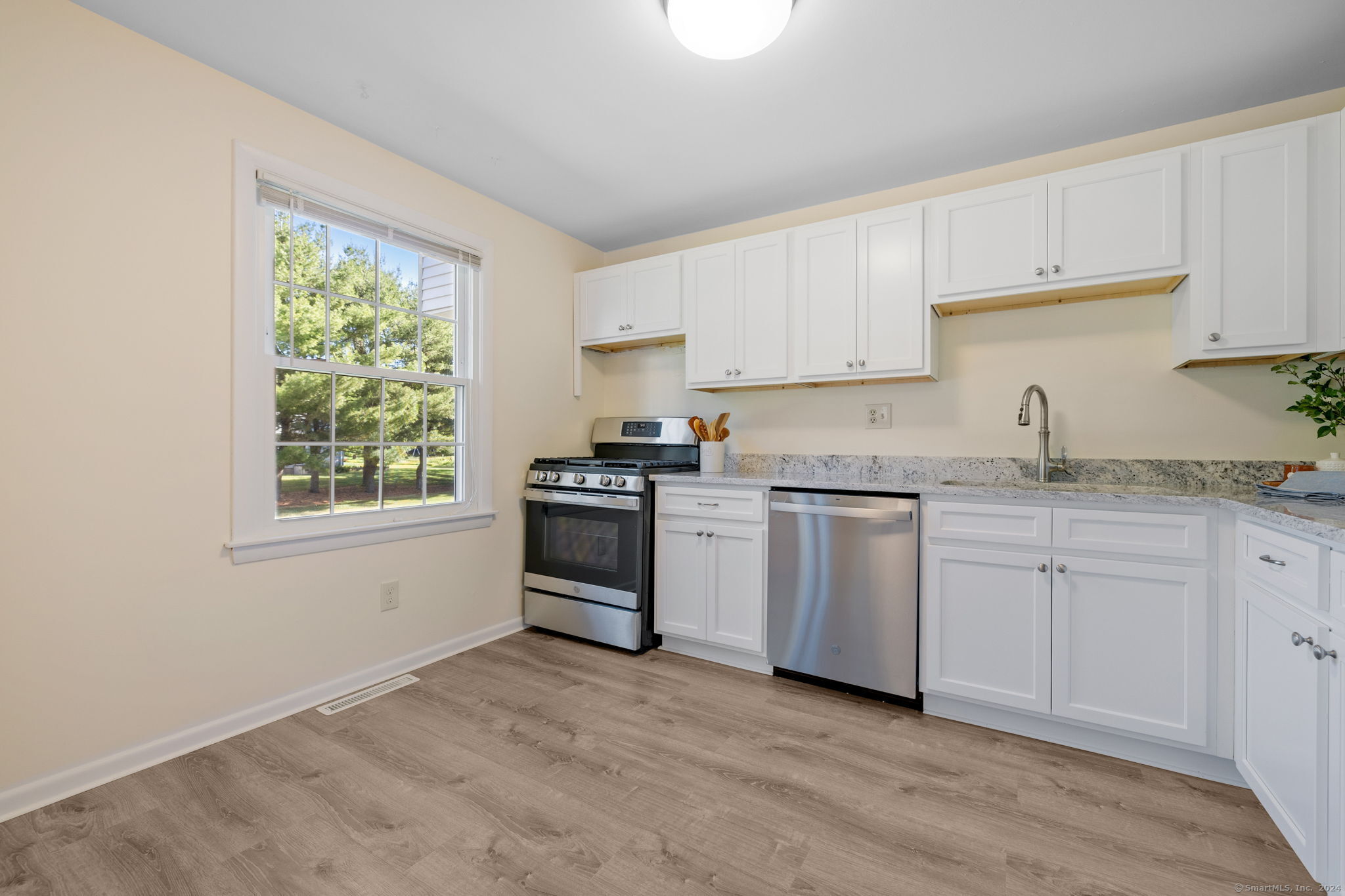 27 Esquire Drive D