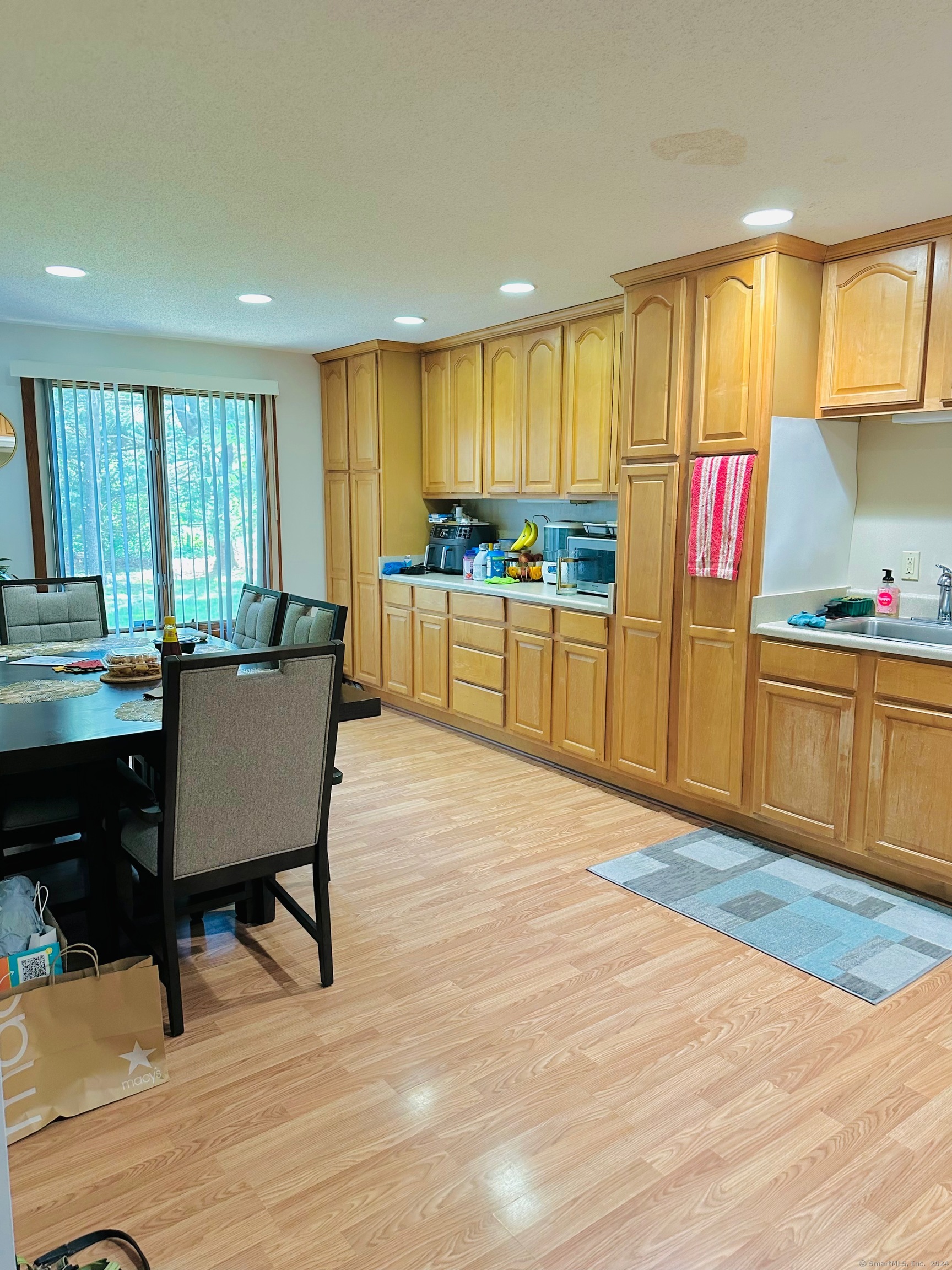 16 Arthur Drive 1