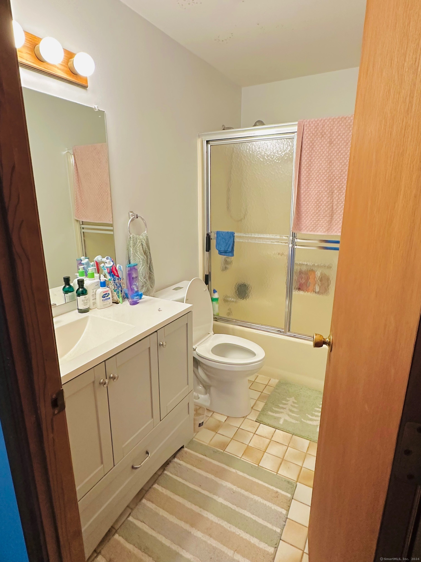 16 Arthur Drive 1