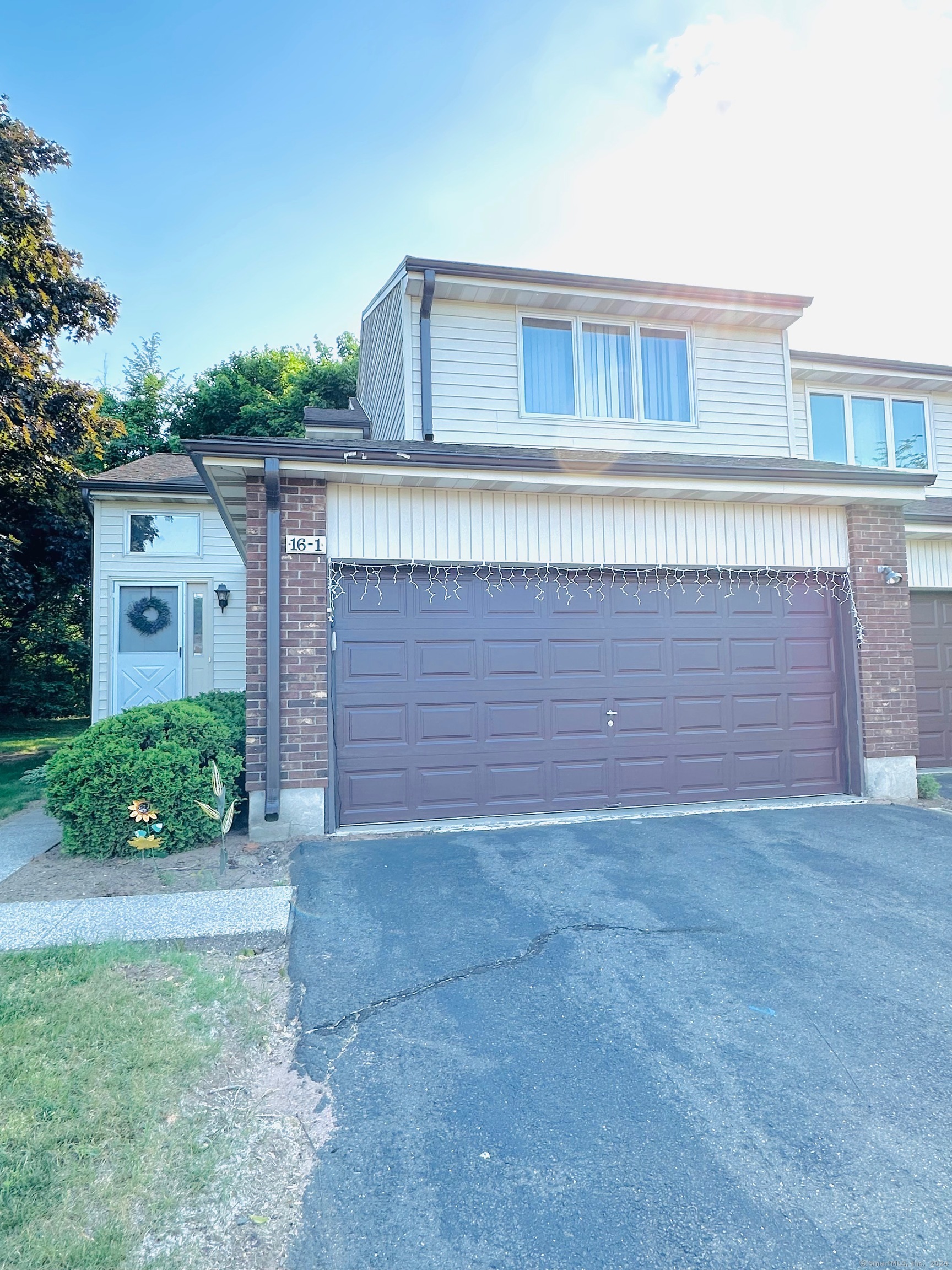 16 Arthur Drive 1