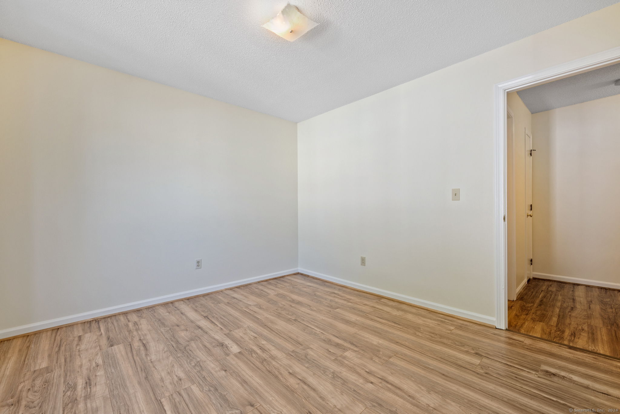 239 Glen Street 4A