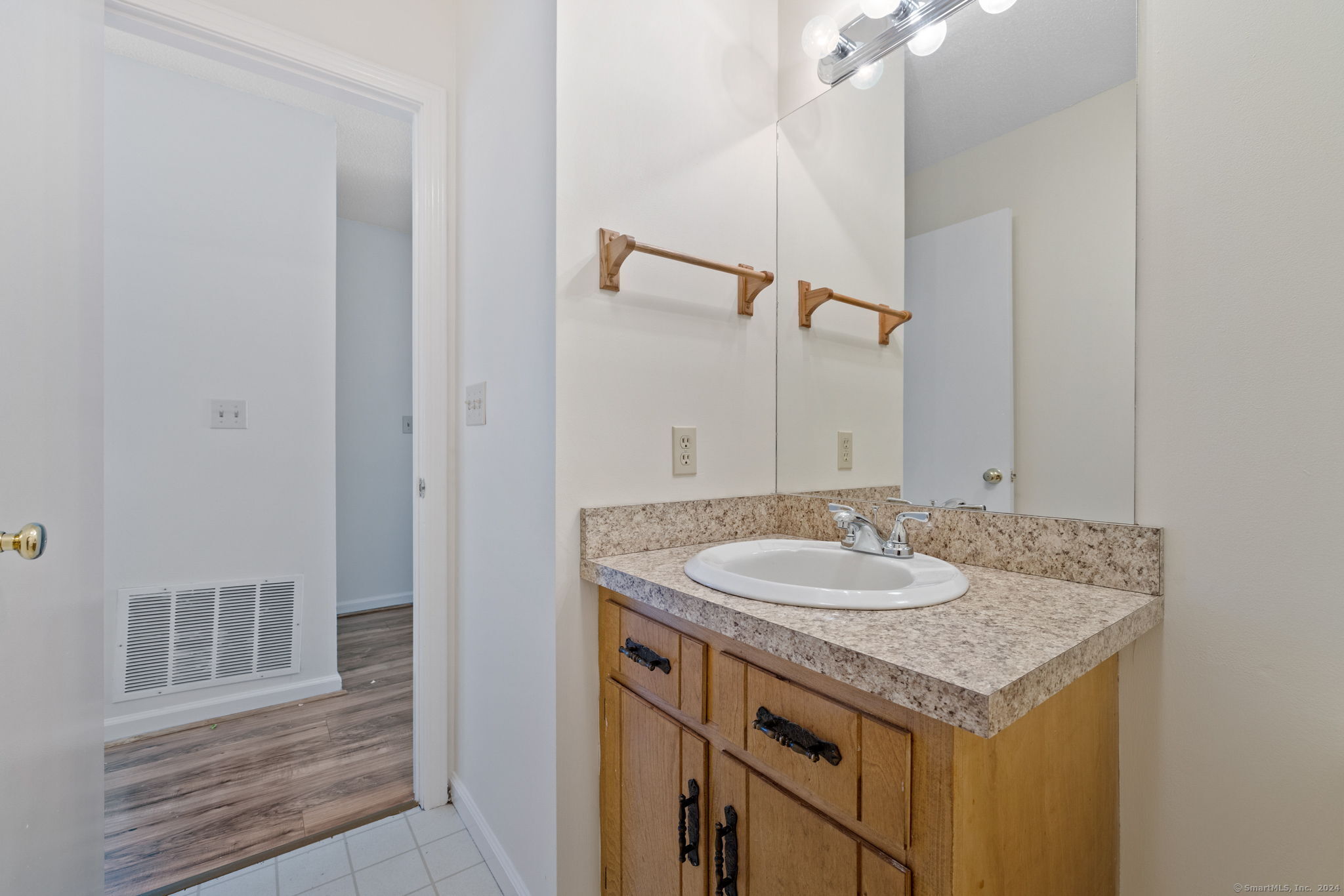 239 Glen Street 4A