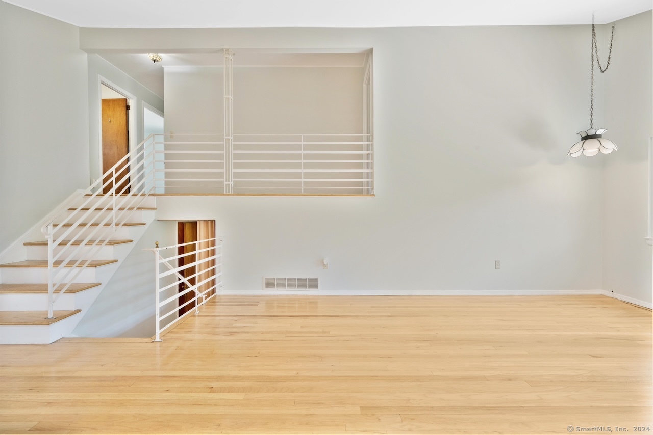 39 Niles Drive