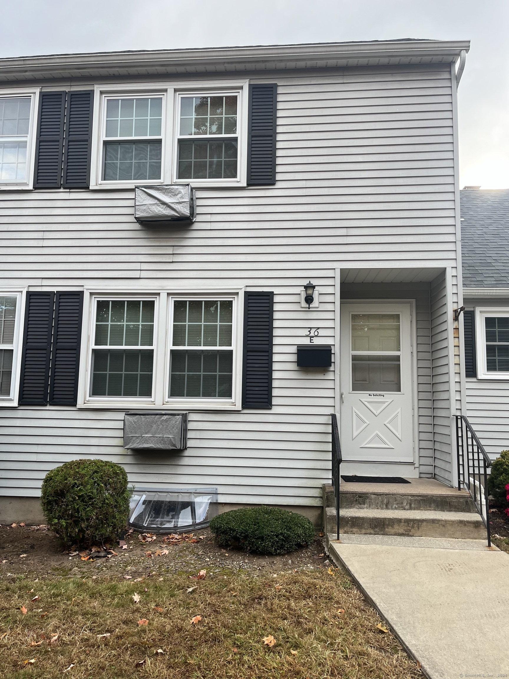 36 Grove Street E