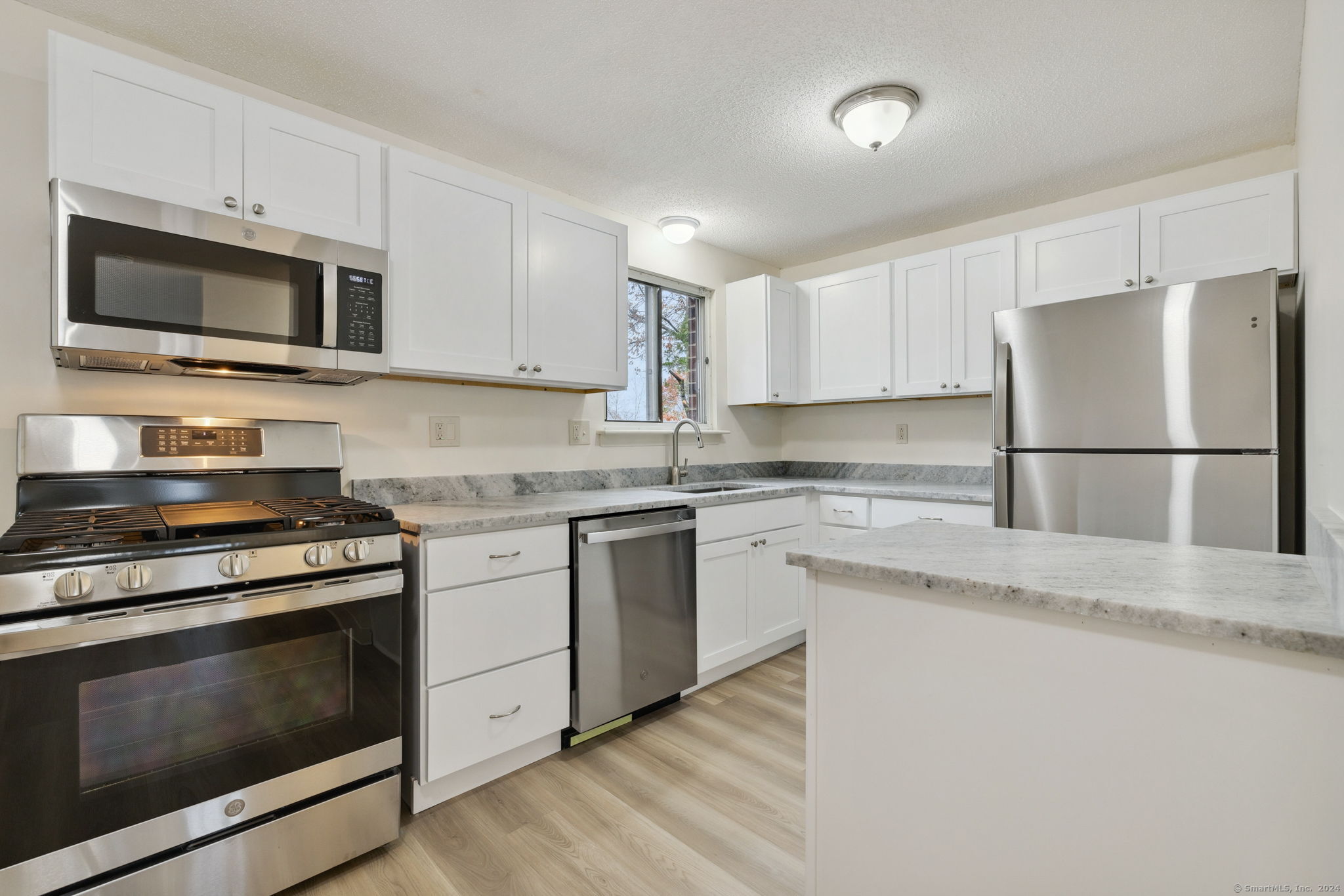 292 Green Road APT B