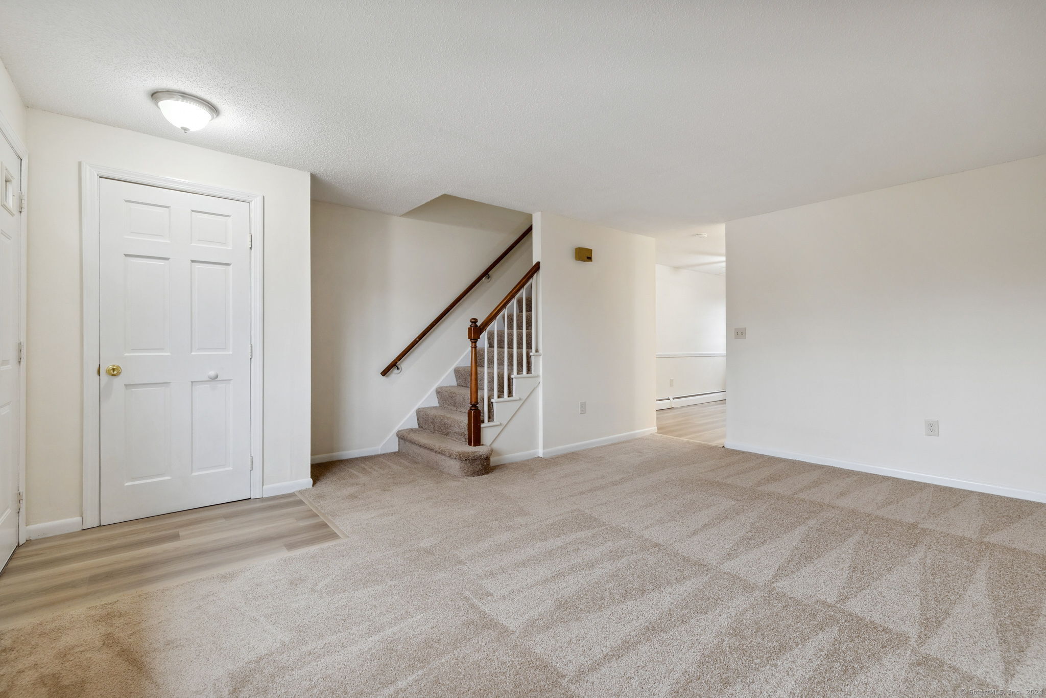 292 Green Road APT B