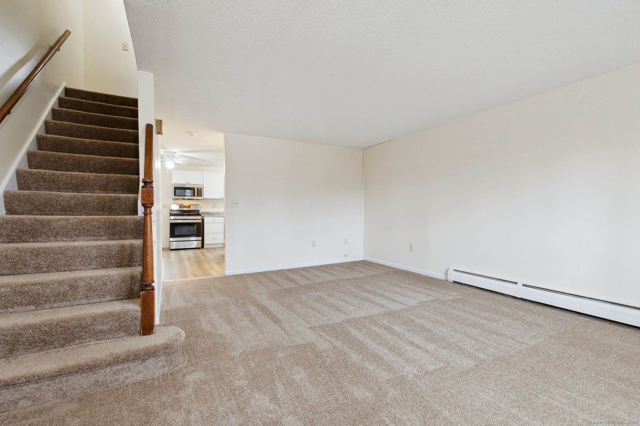 292 Green Road APT B