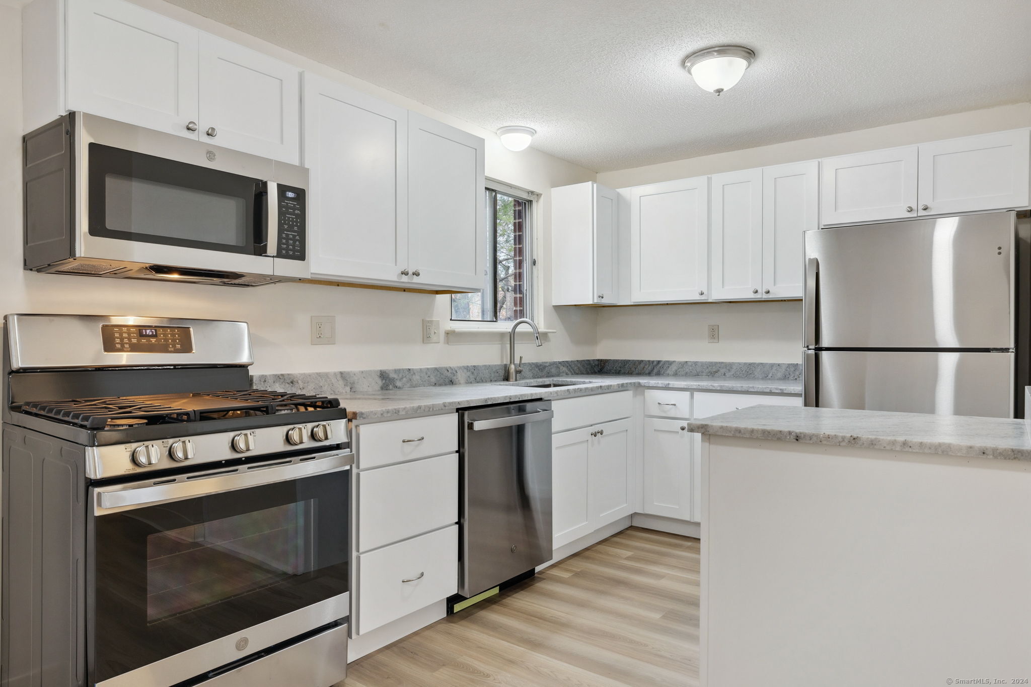 292 Green Road APT B