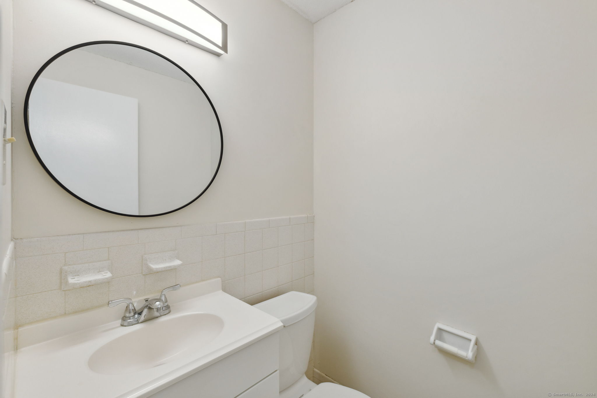 292 Green Road APT B