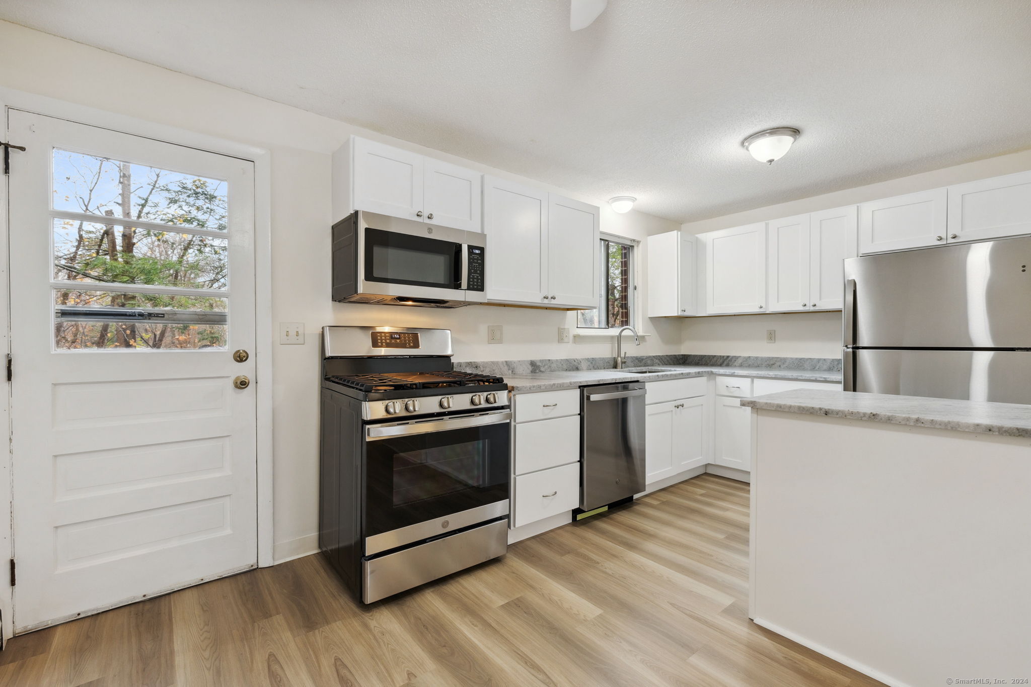 292 Green Road APT B