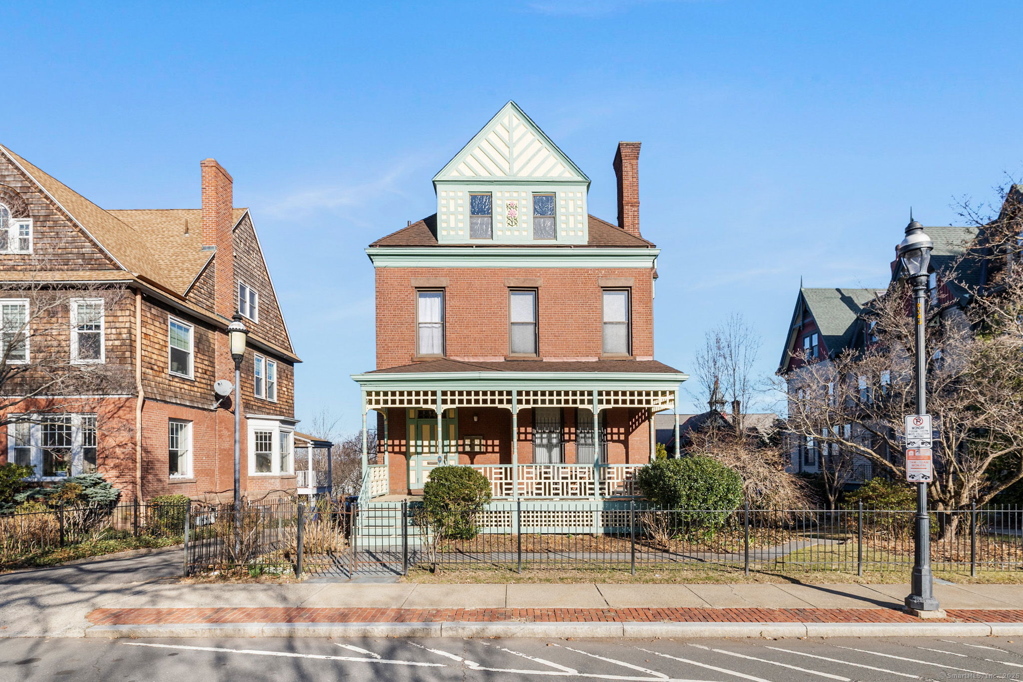 14 Charter Oak Place APT 1