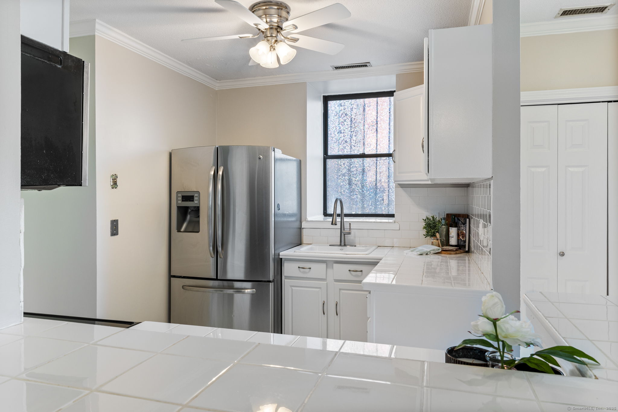 14 Charter Oak Place APT 1