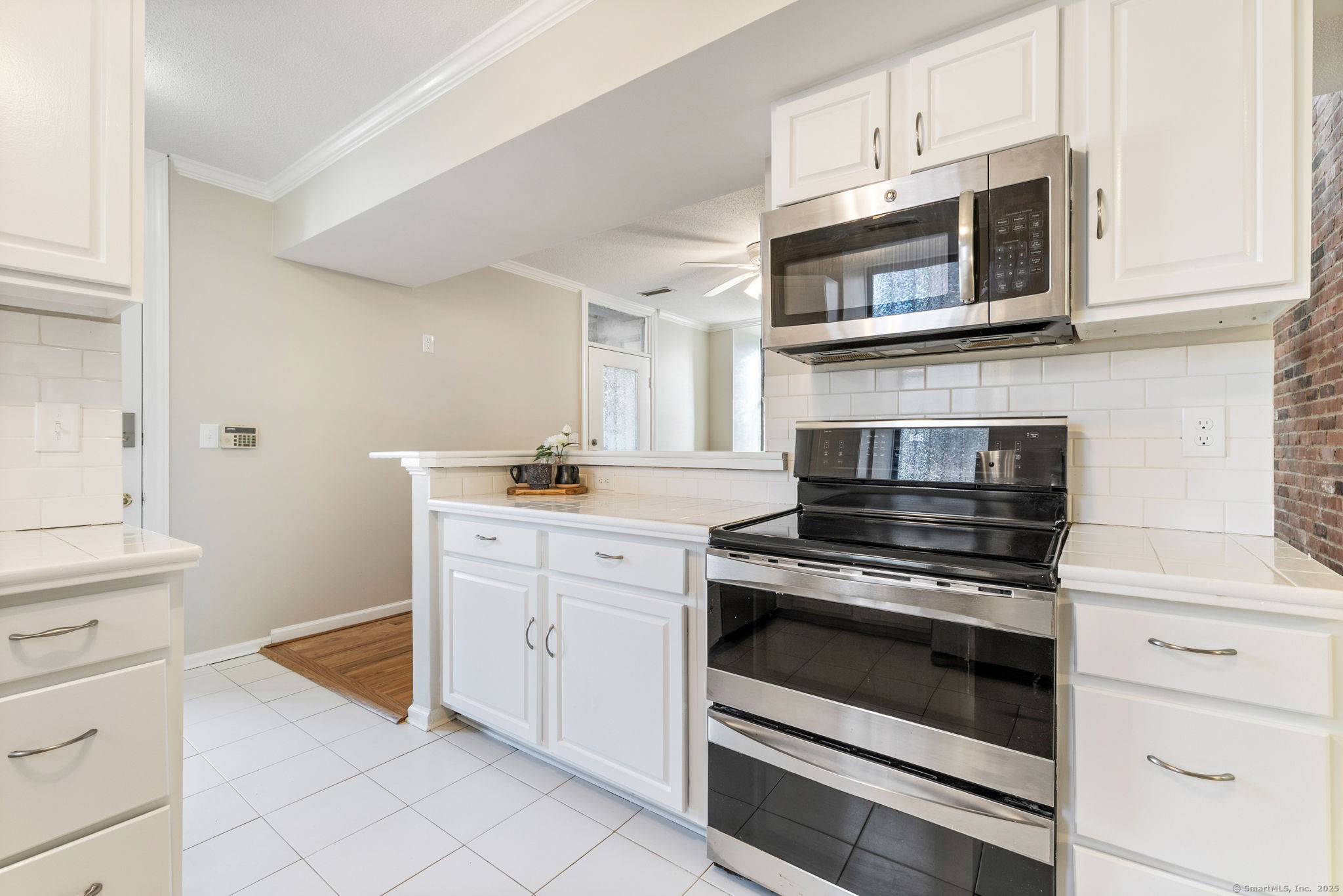 14 Charter Oak Place APT 1