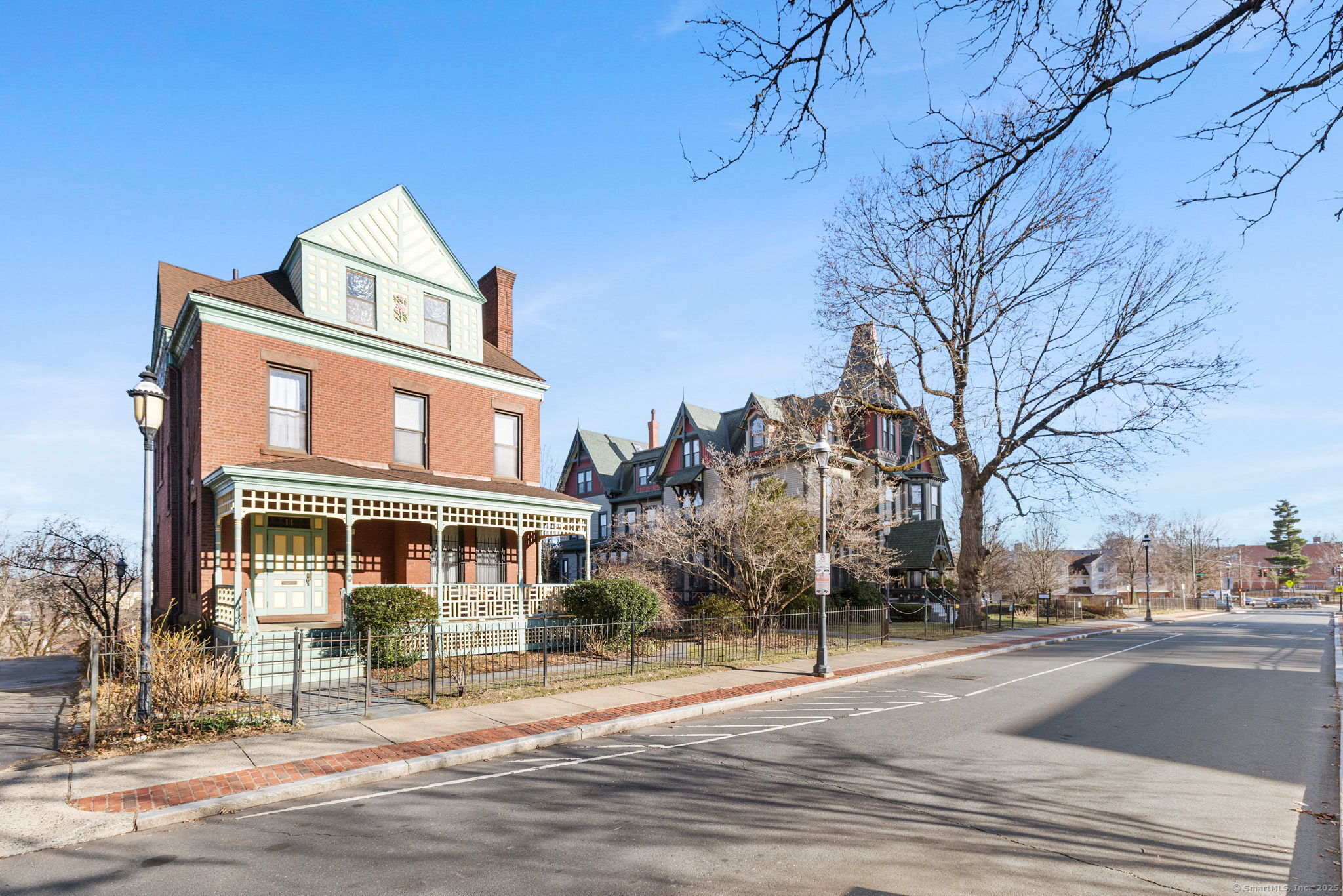 14 Charter Oak Place APT 1