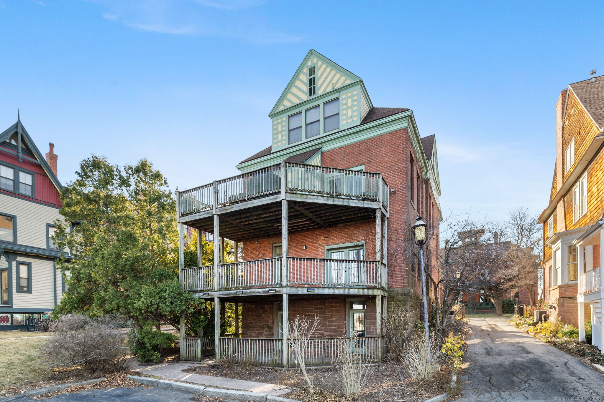 14 Charter Oak Place APT 1