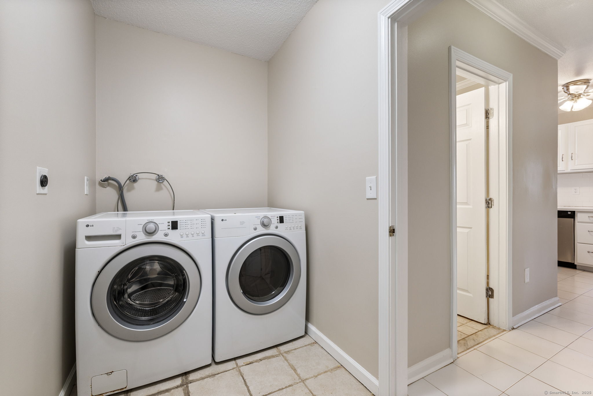 14 Charter Oak Place APT 1