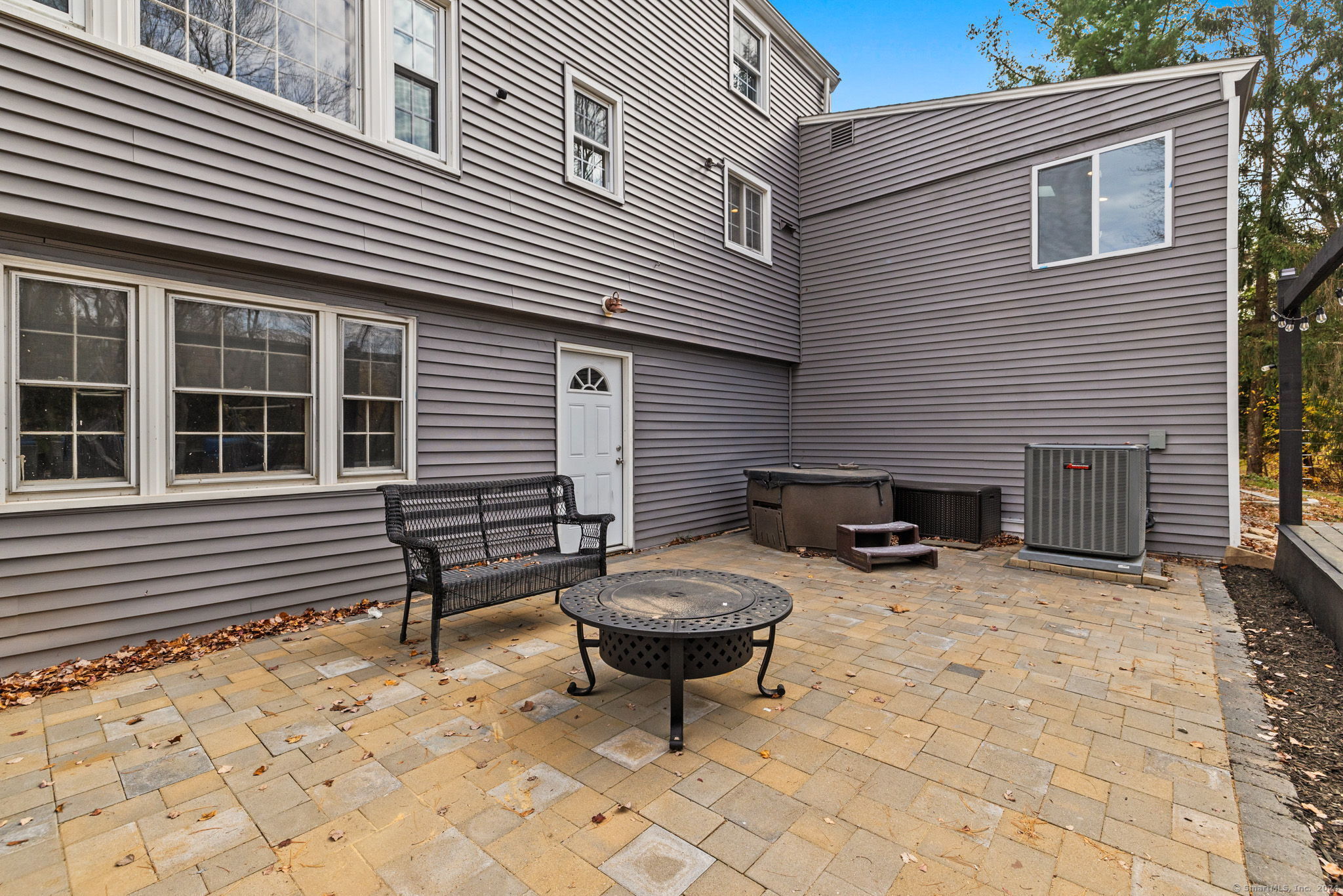 85 Ledgewood Drive