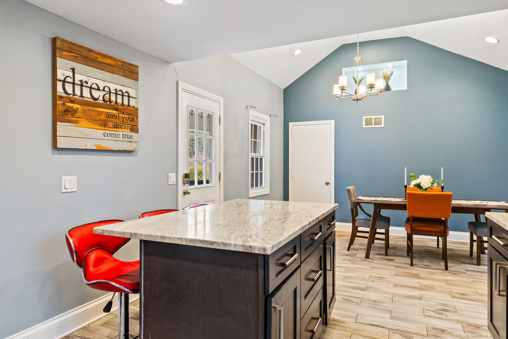 85 Ledgewood Drive
