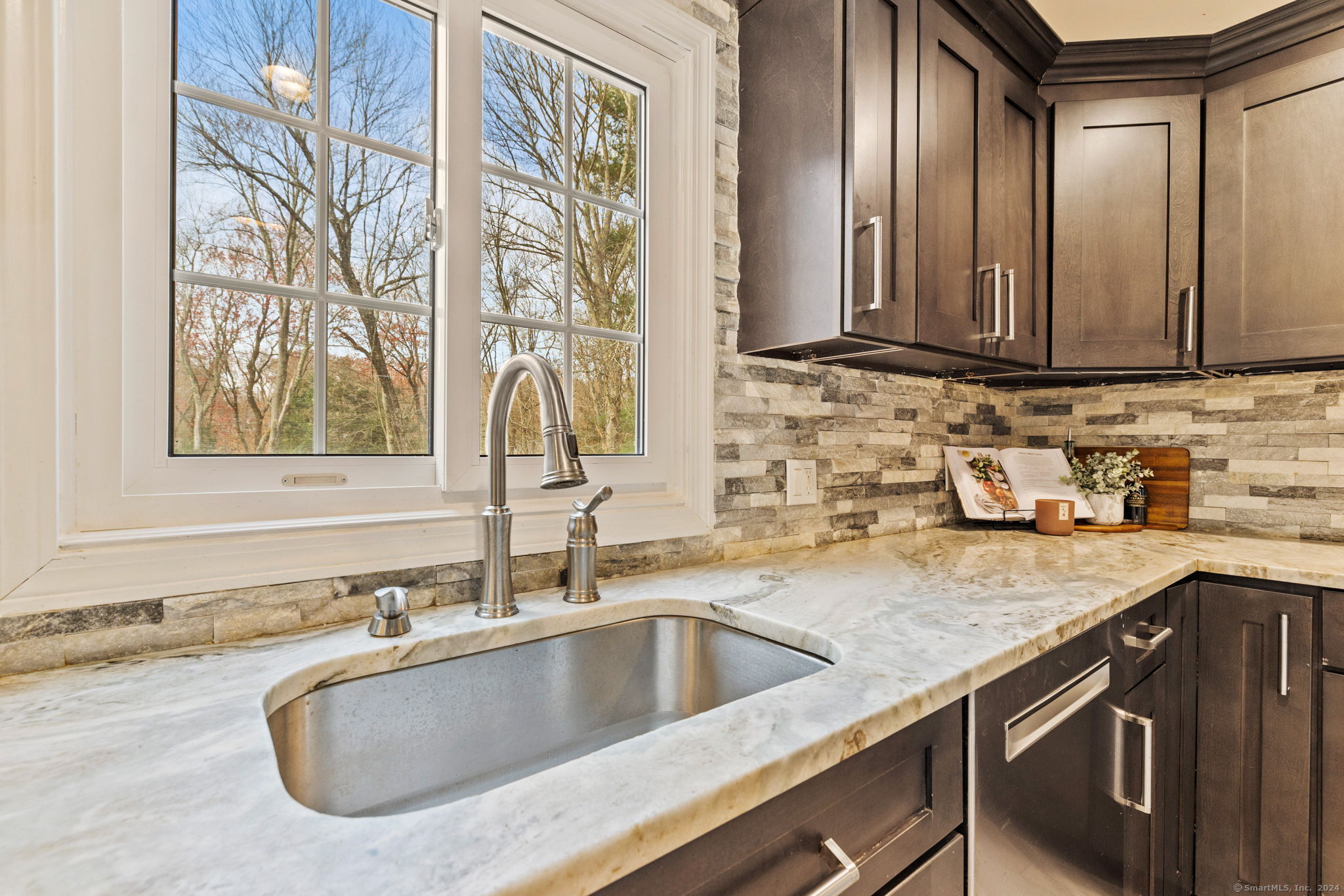 85 Ledgewood Drive