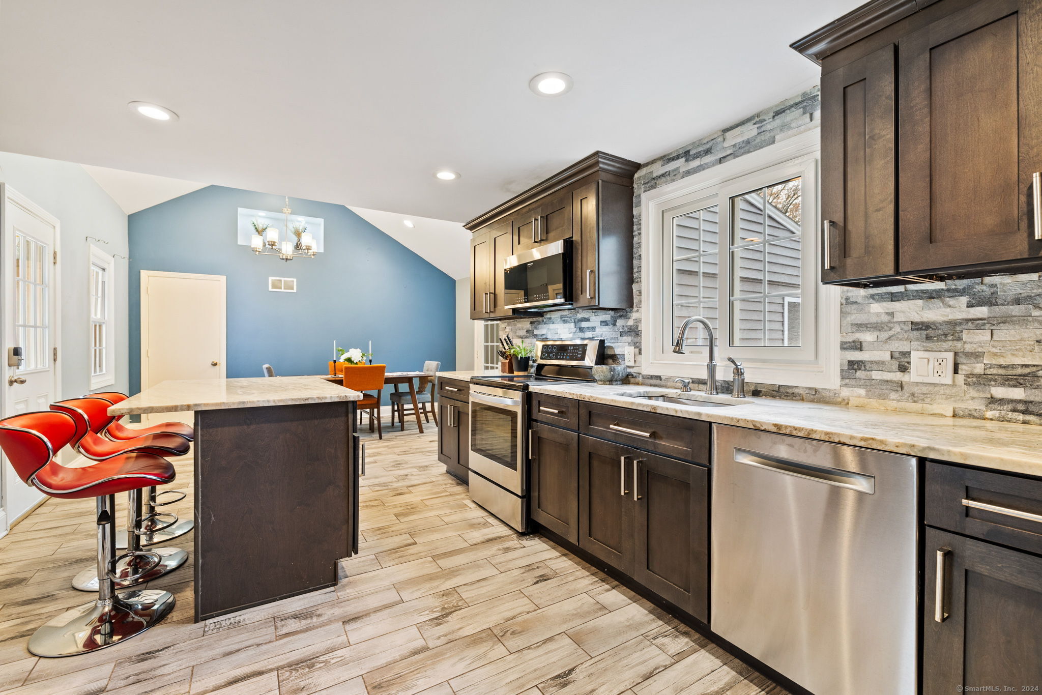 85 Ledgewood Drive