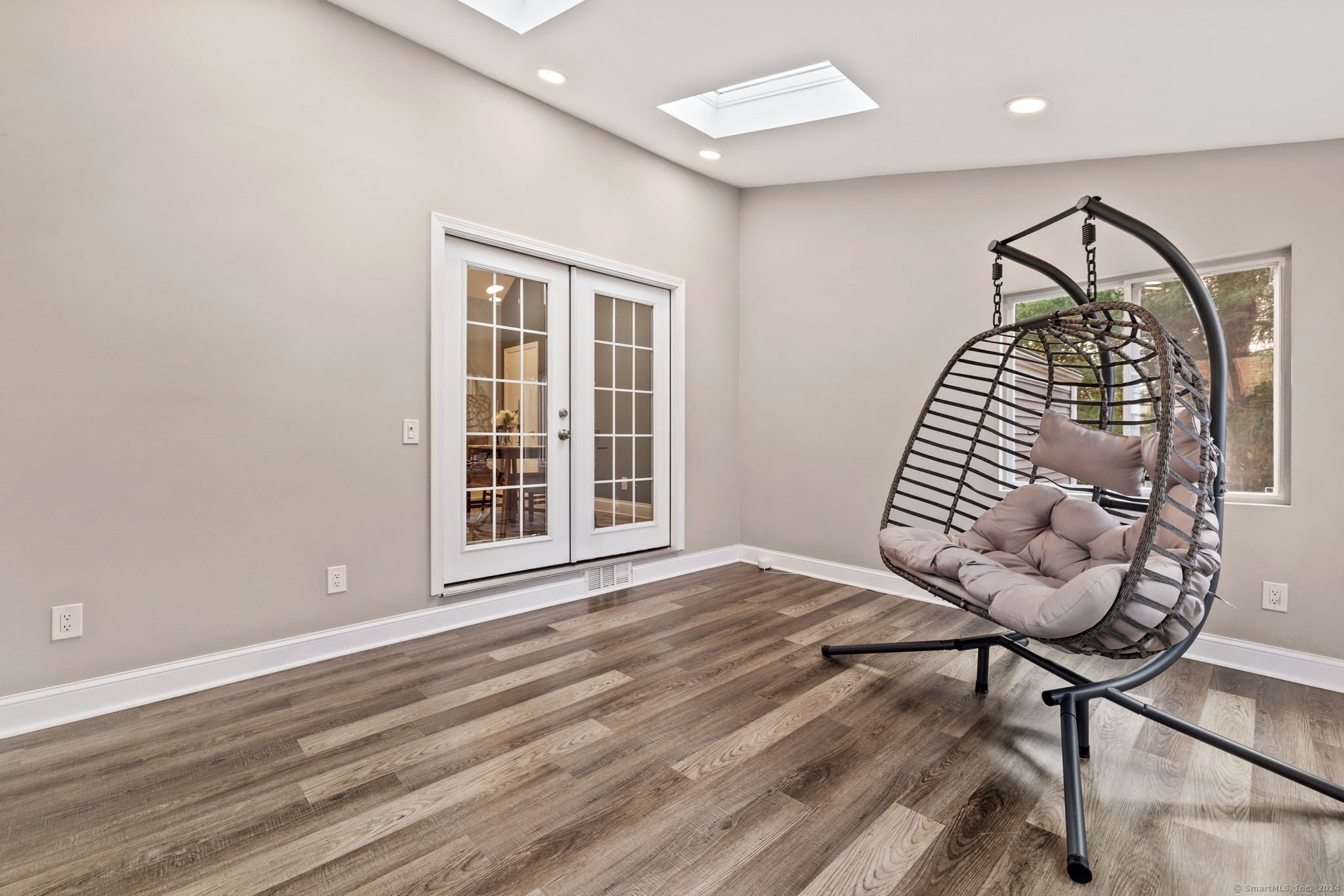 85 Ledgewood Drive
