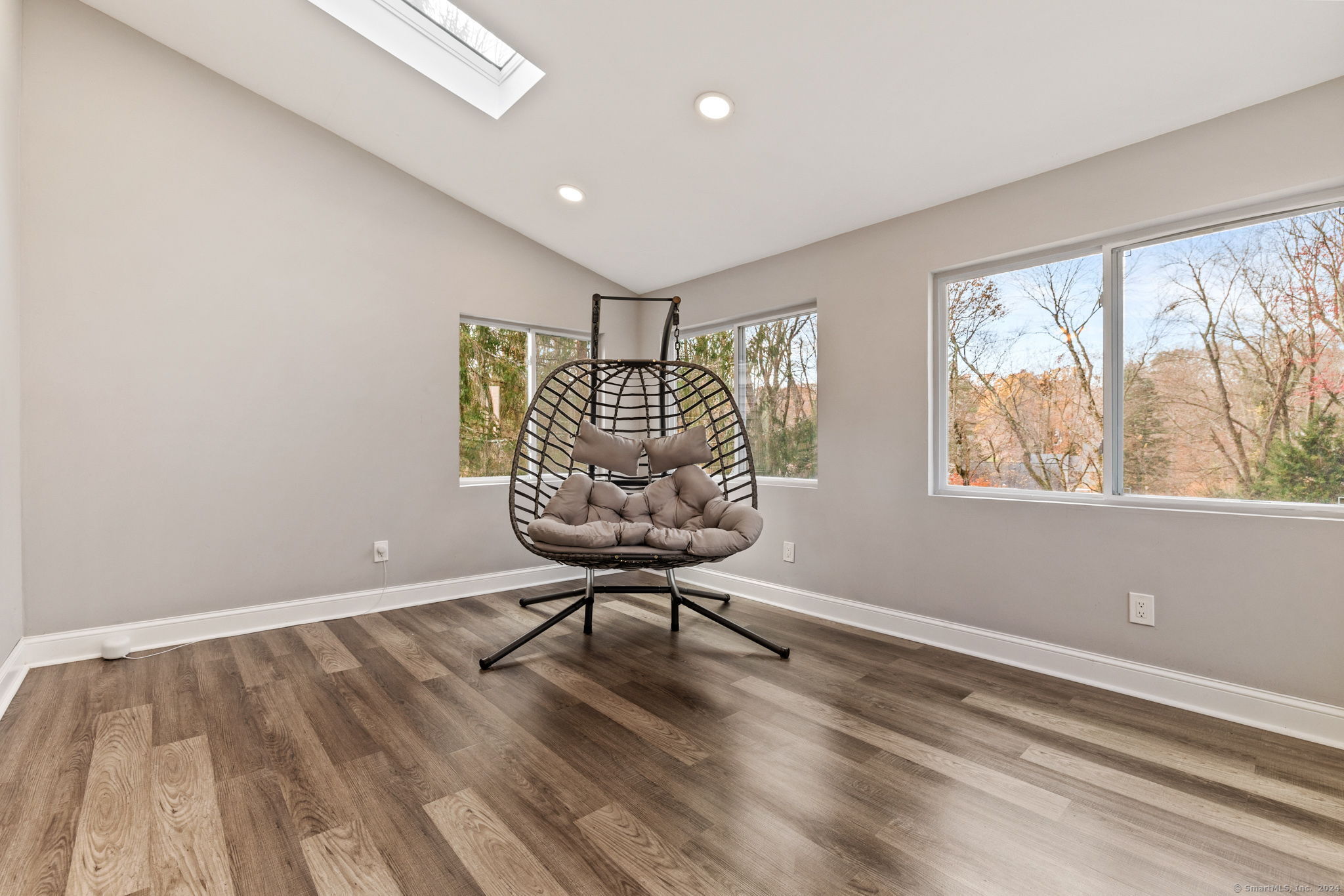 85 Ledgewood Drive