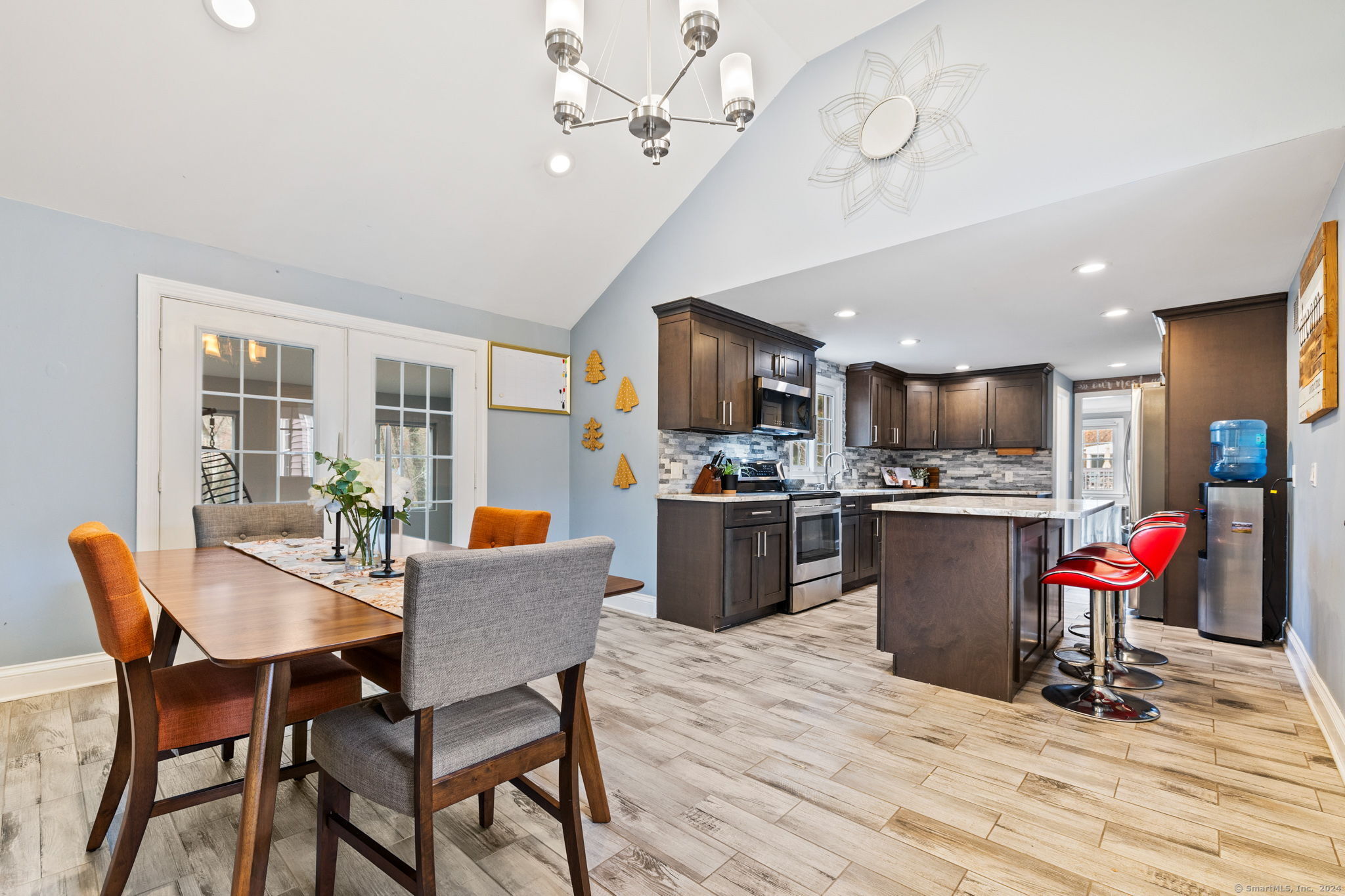 85 Ledgewood Drive