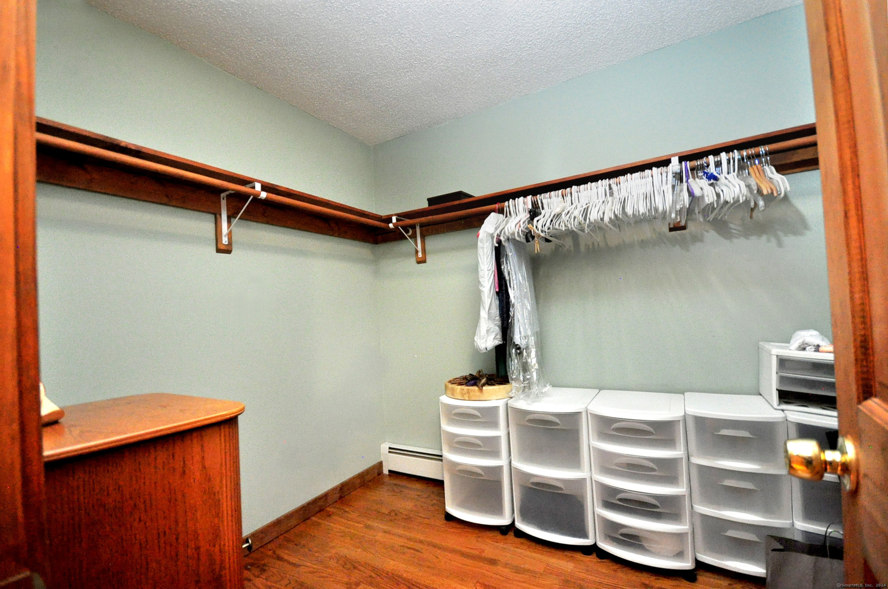 20 Lakeview Drive