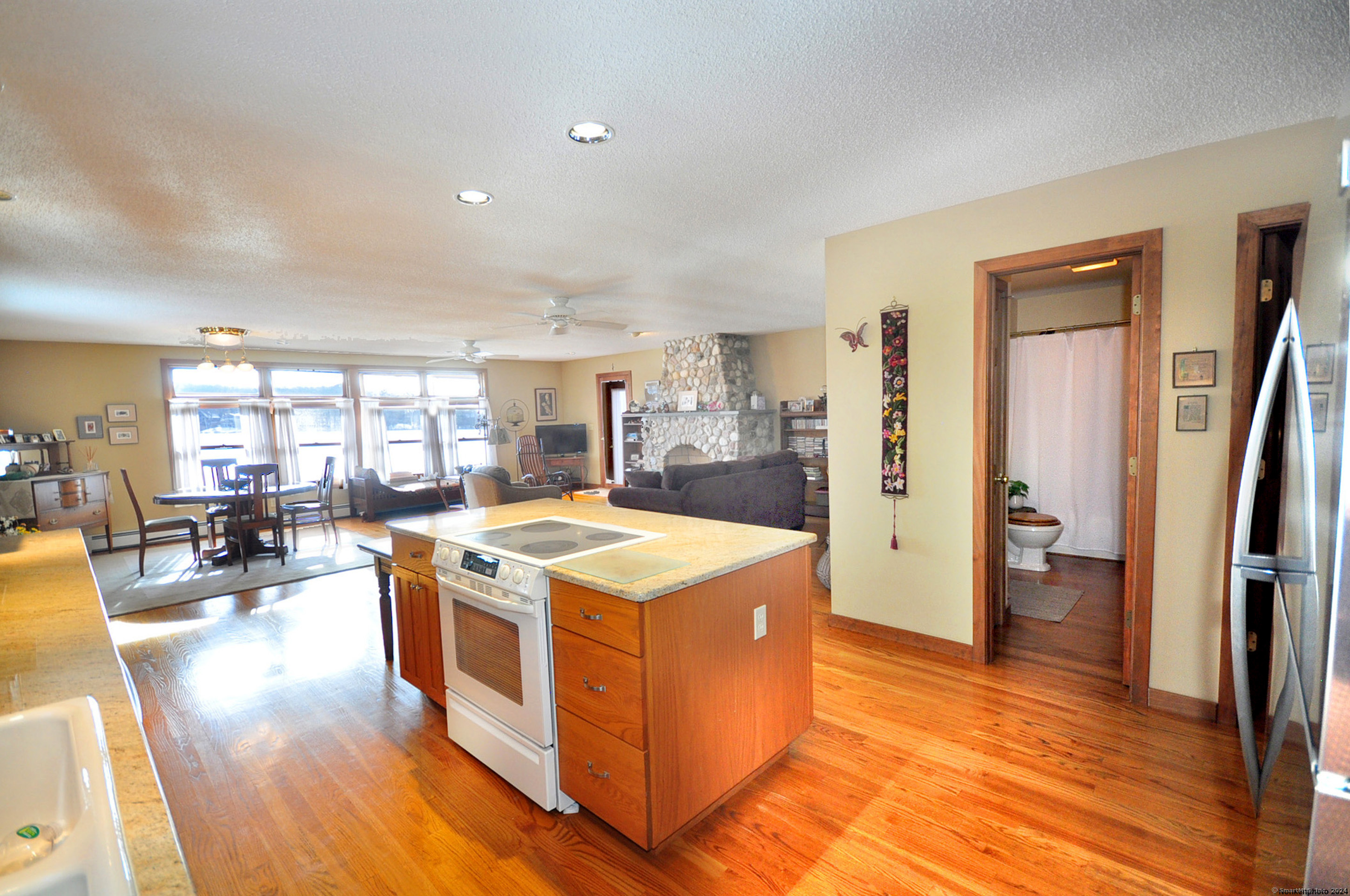 20 Lakeview Drive