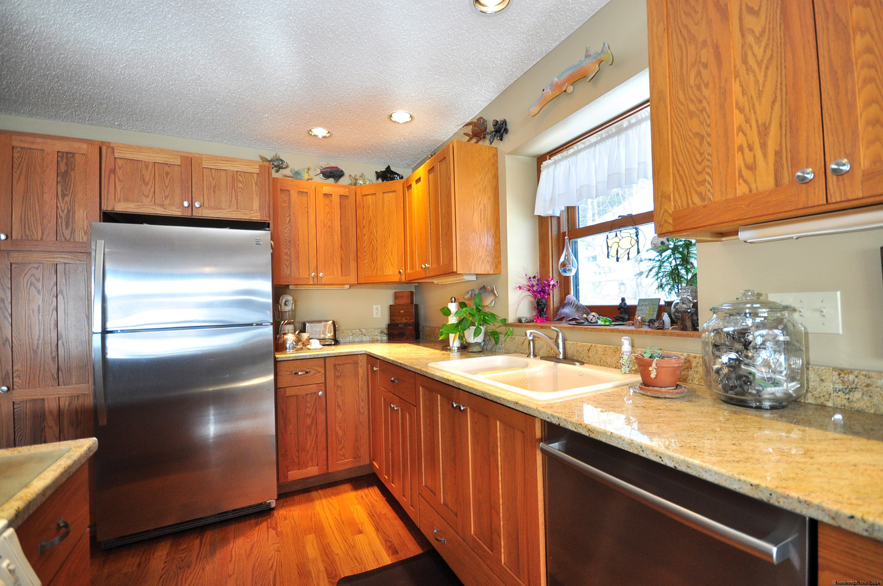 20 Lakeview Drive