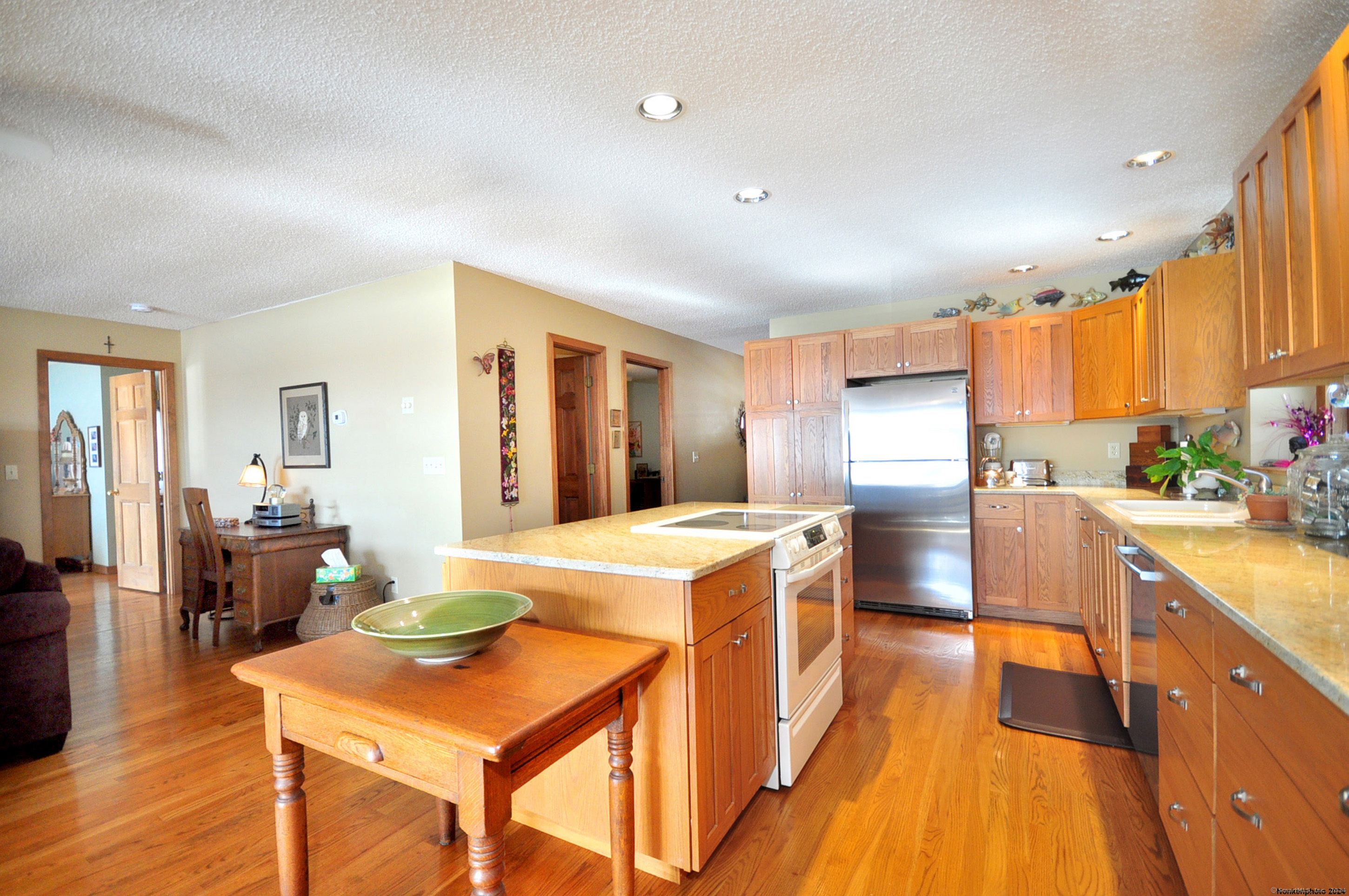 20 Lakeview Drive