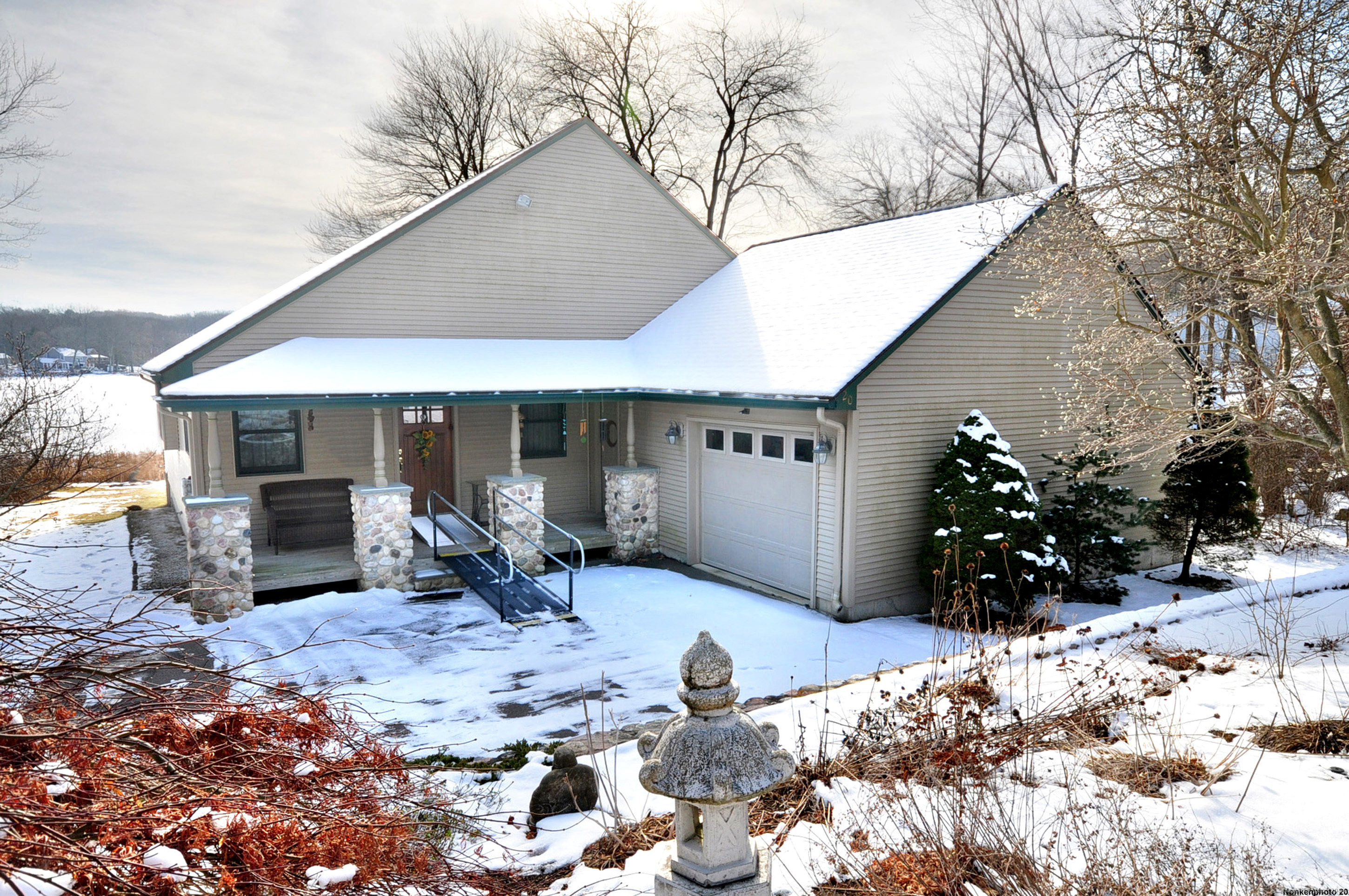 20 Lakeview Drive