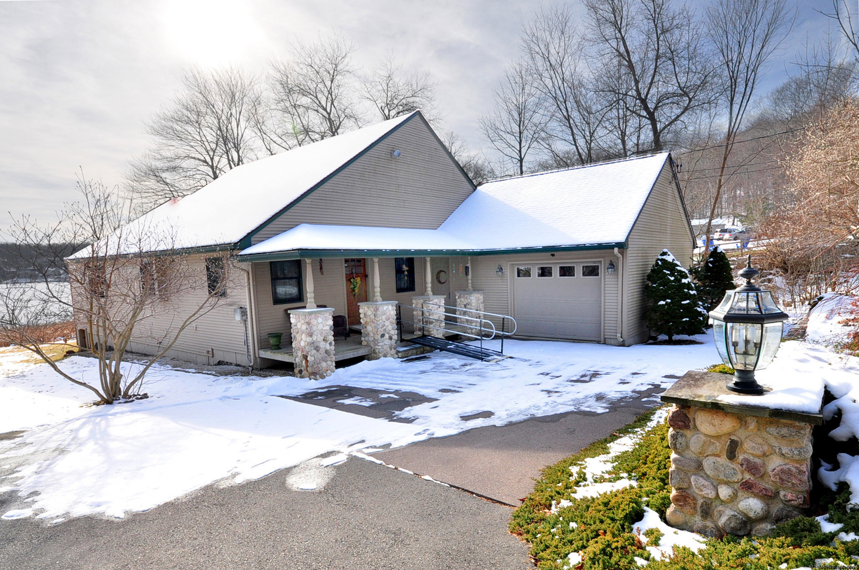 20 Lakeview Drive