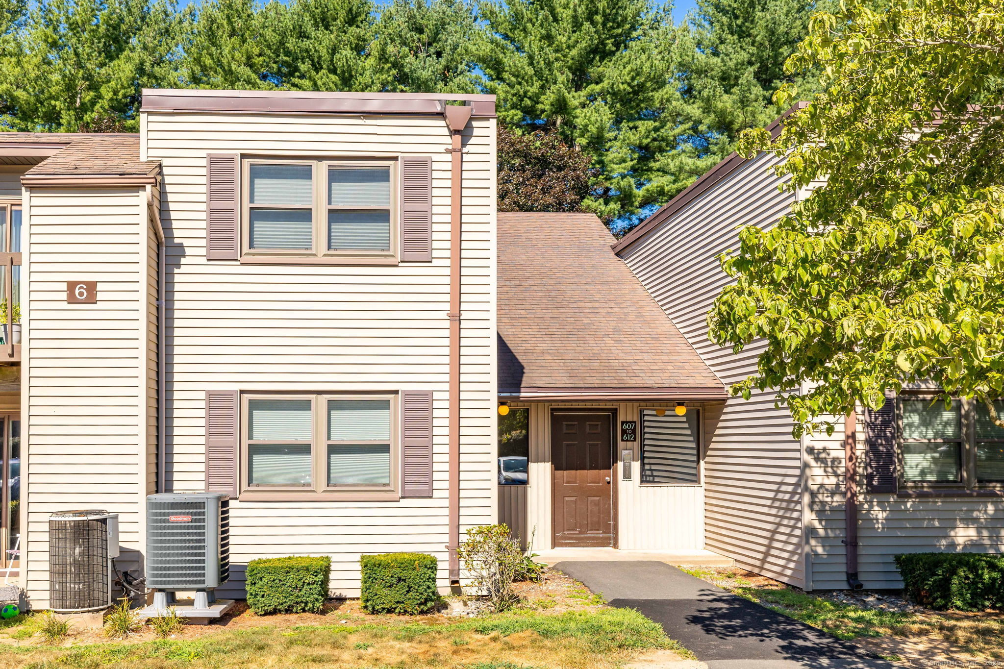 607 Twin Circle Drive 607