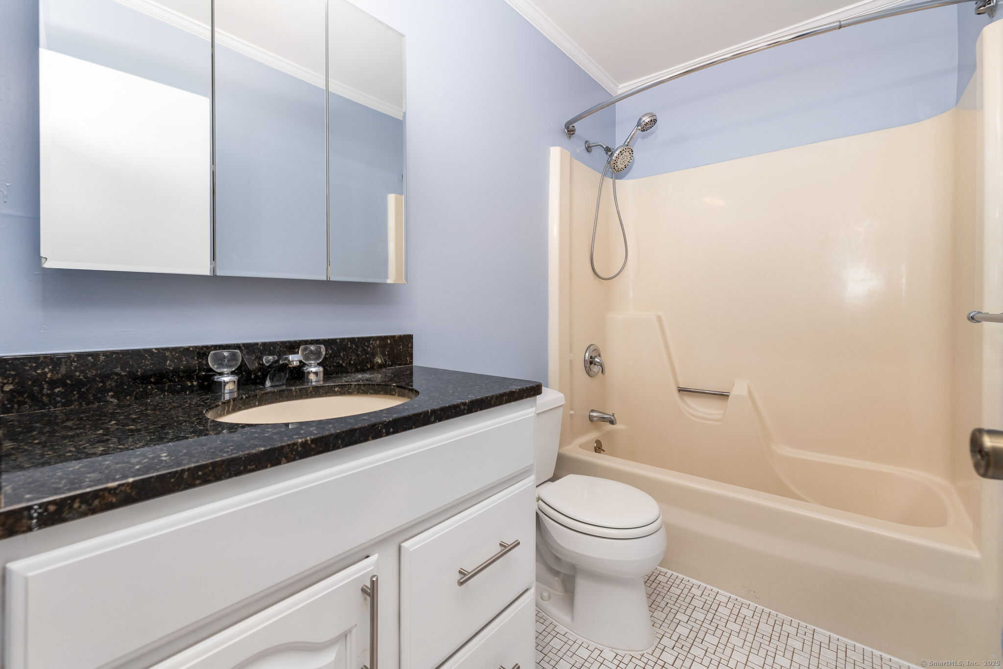 607 Twin Circle Drive 607
