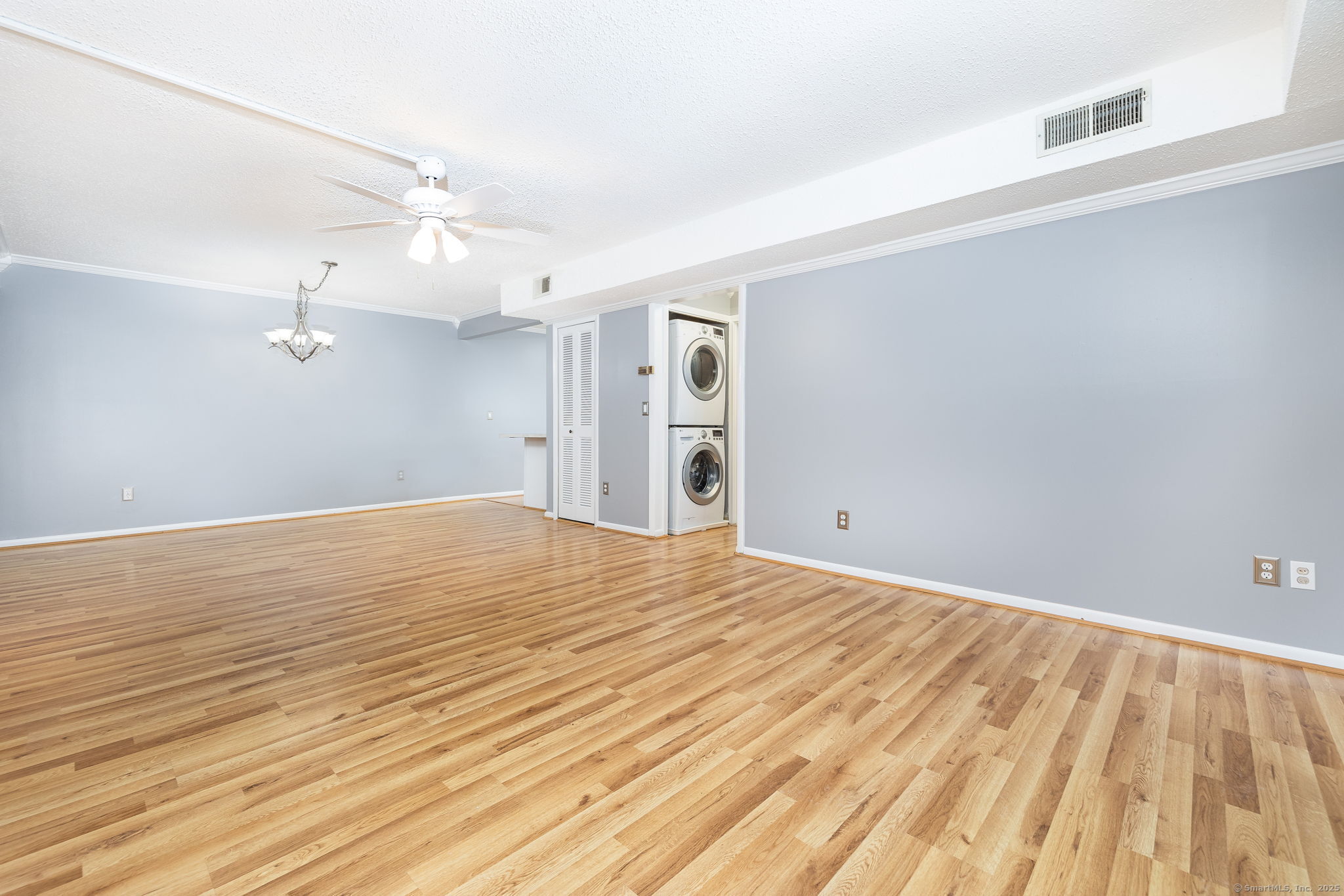 607 Twin Circle Drive 607