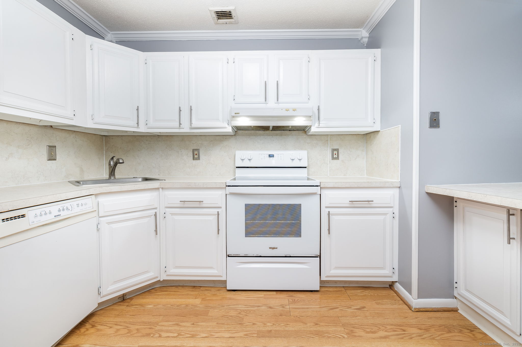 607 Twin Circle Drive 607