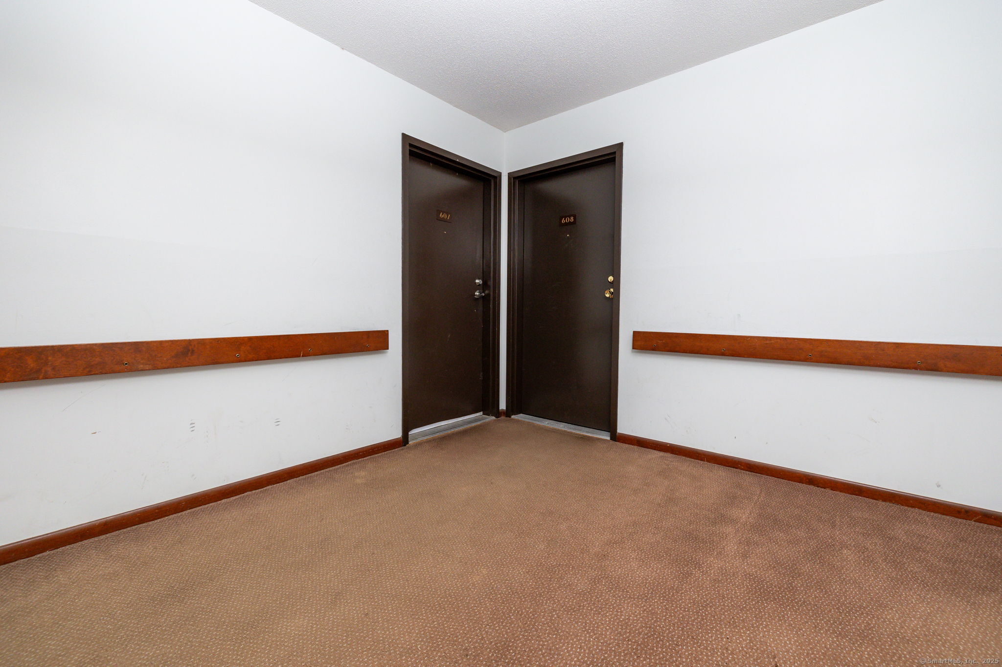 607 Twin Circle Drive 607