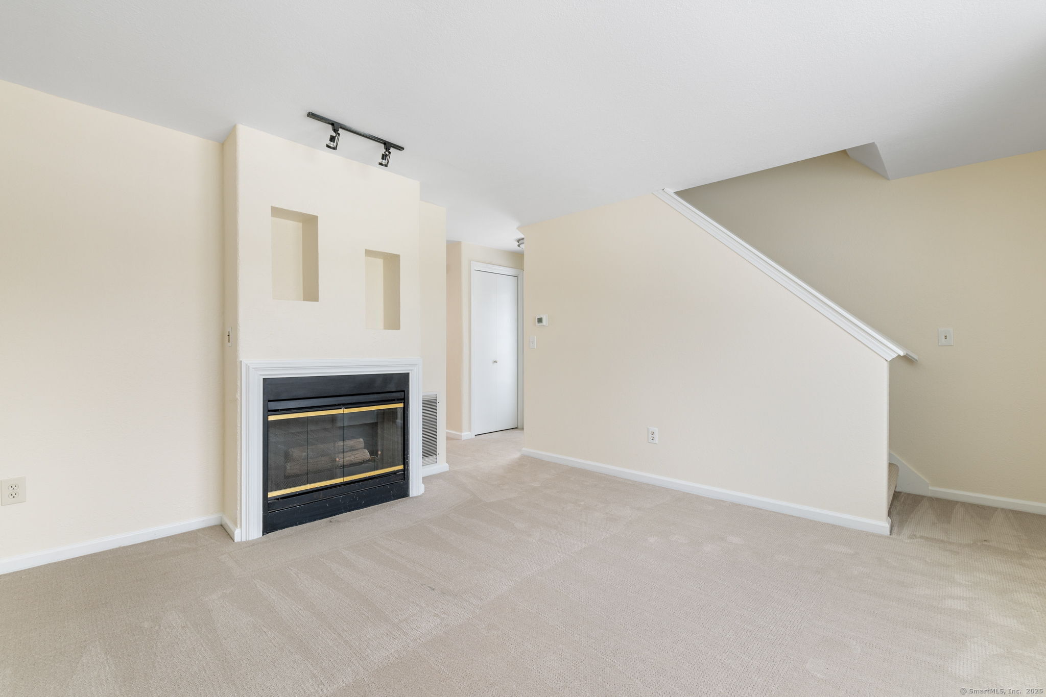 243 Lawlor Street APT 1A