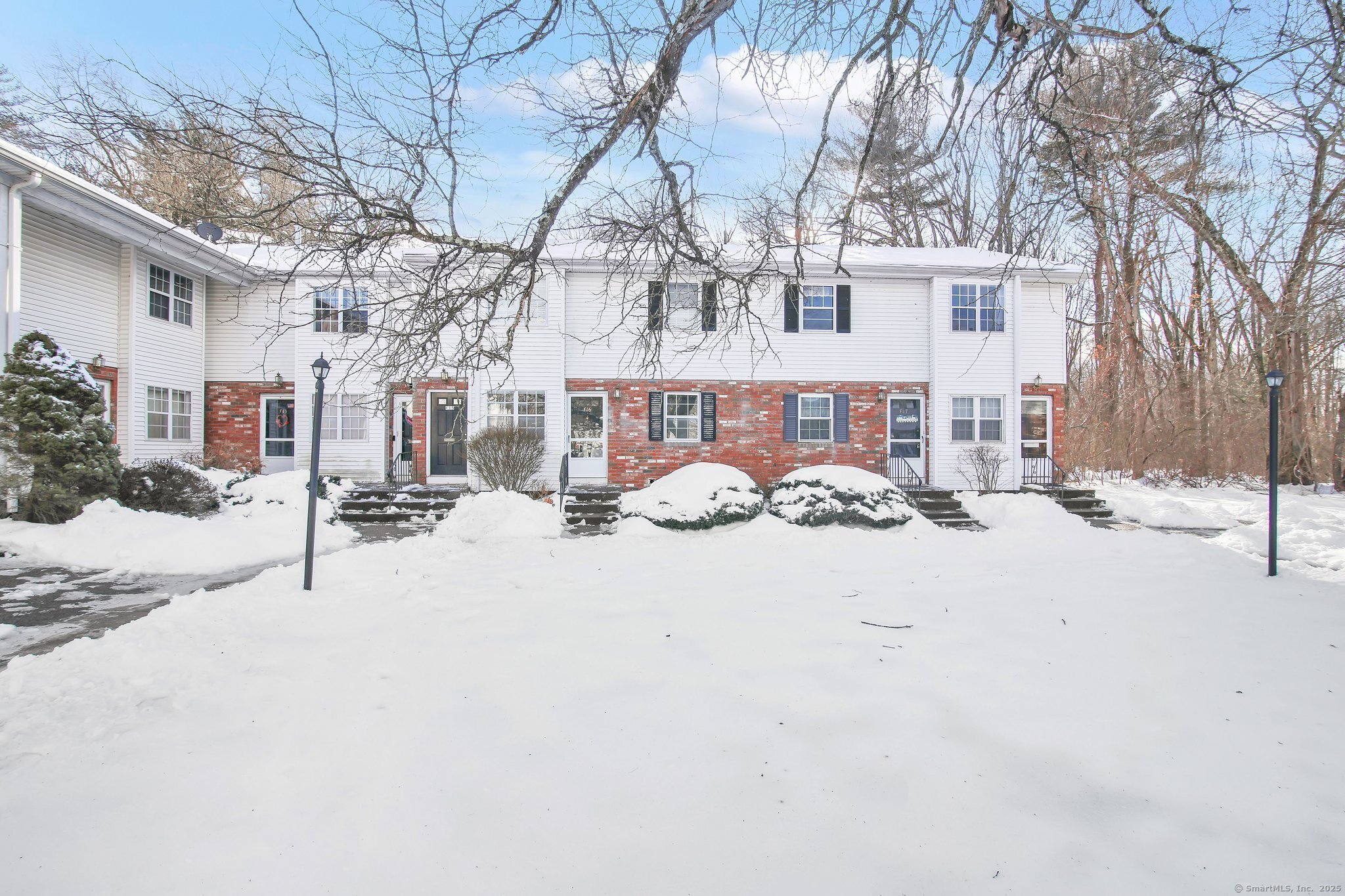 17 Bradley Circle F