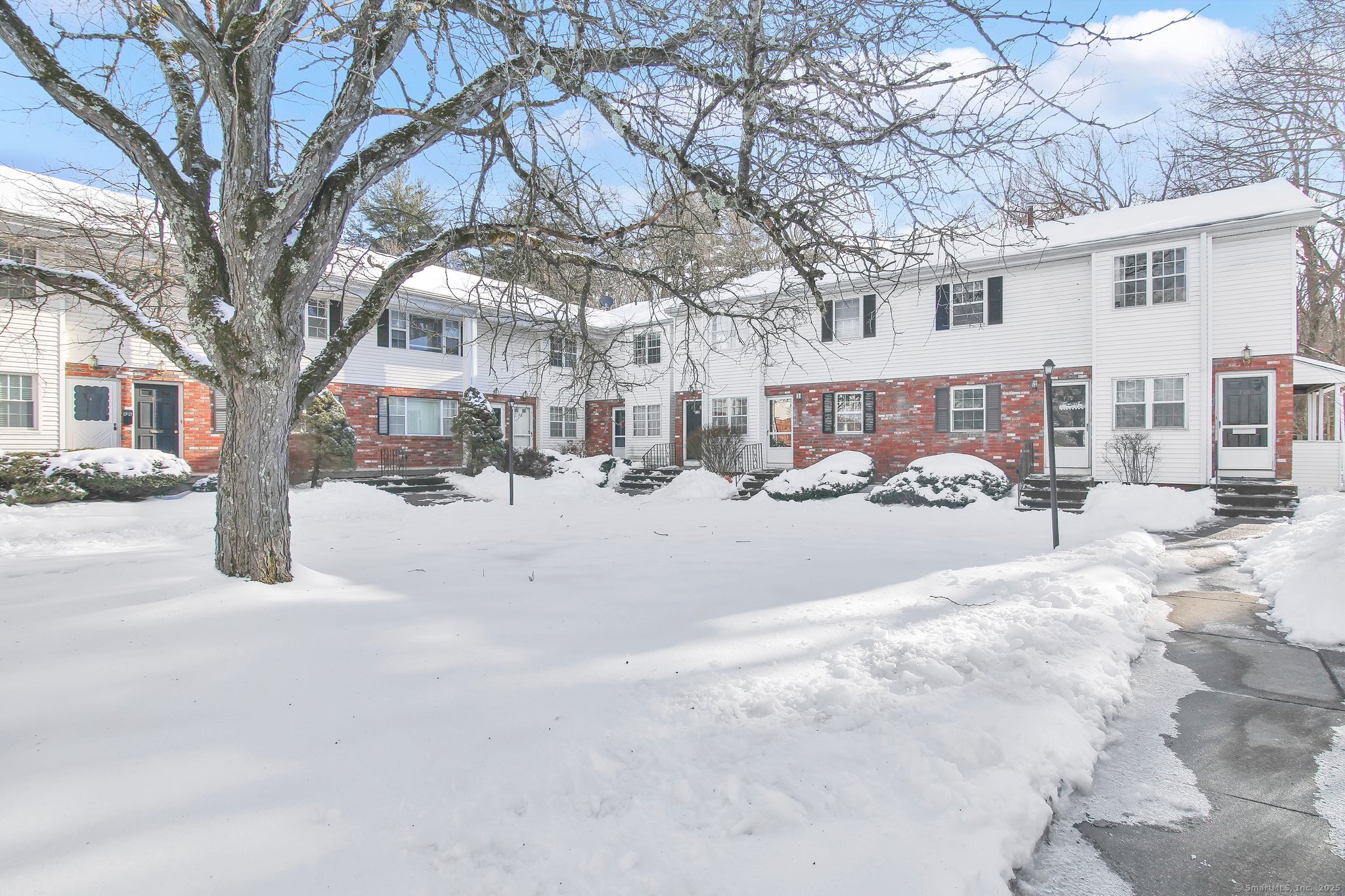 17 Bradley Circle F