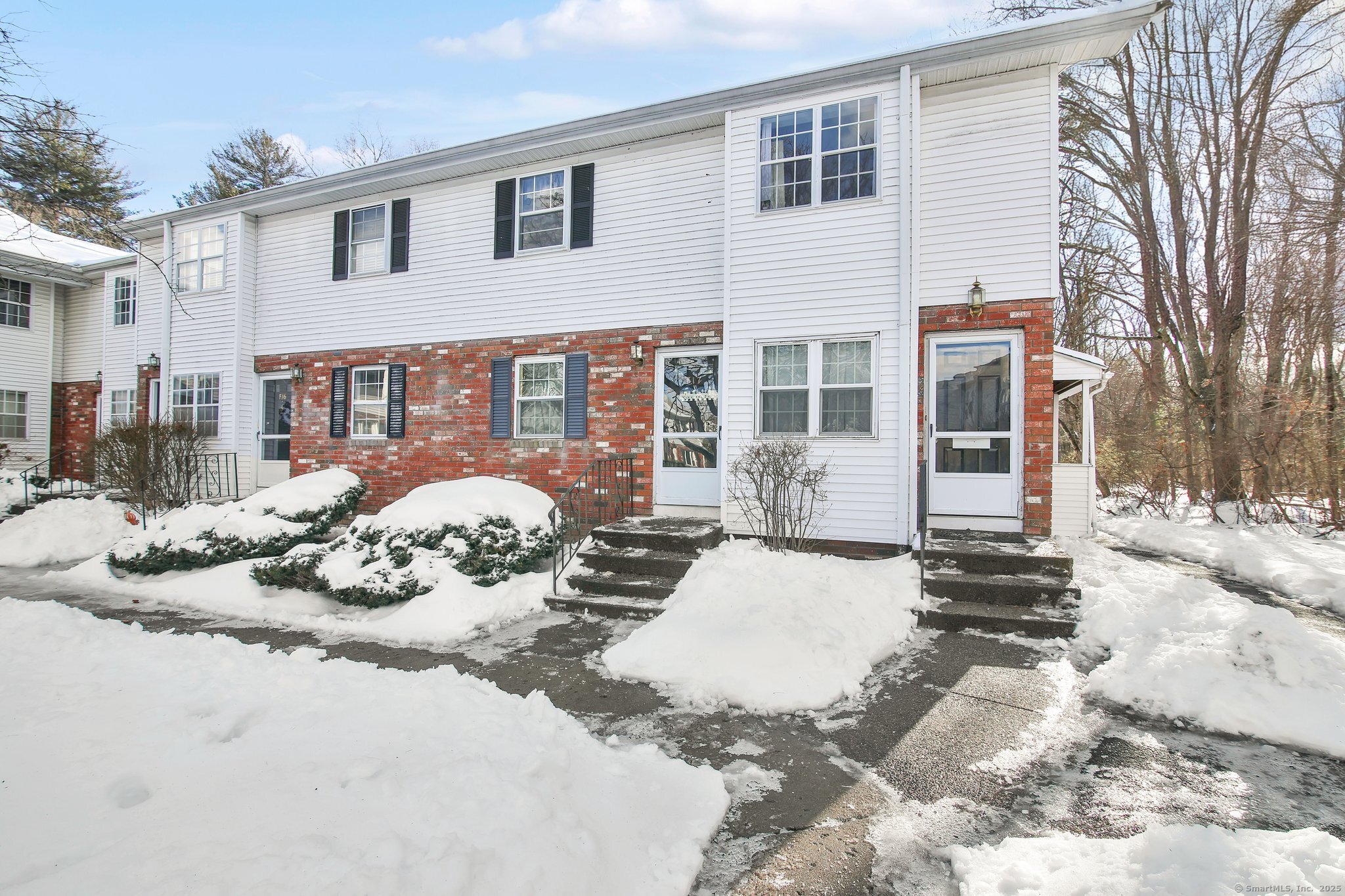 17 Bradley Circle F