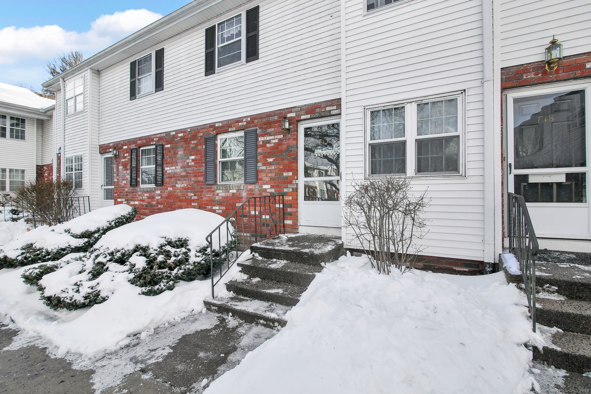17 Bradley Circle F