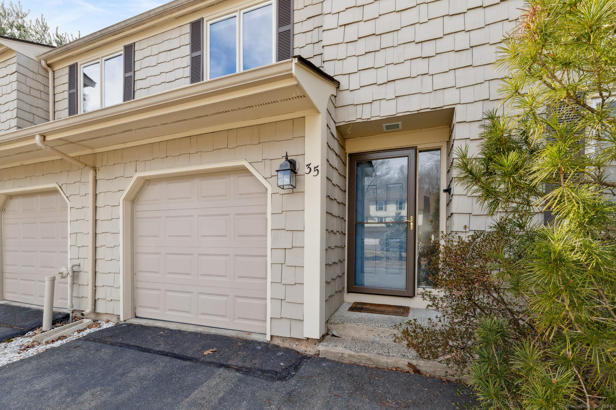 35 Uplands Way 35