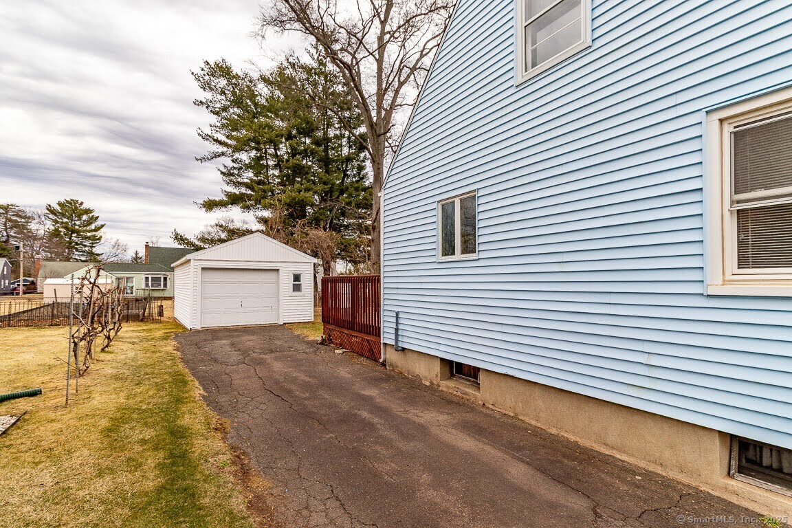 62 Woodland Street