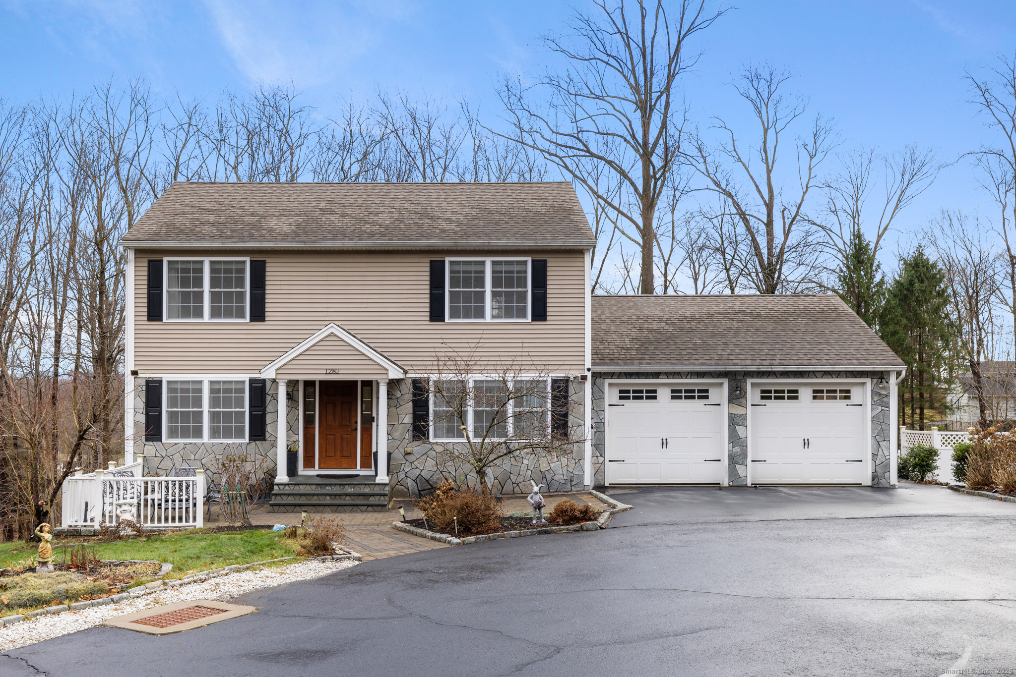 1282 Summit Road