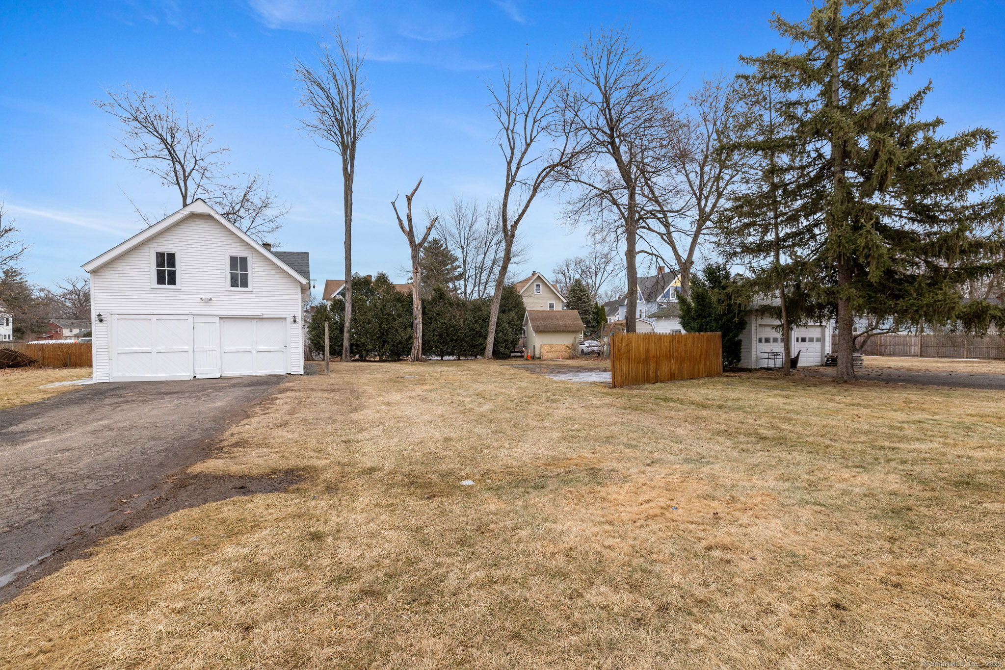 31 Loomis Avenue