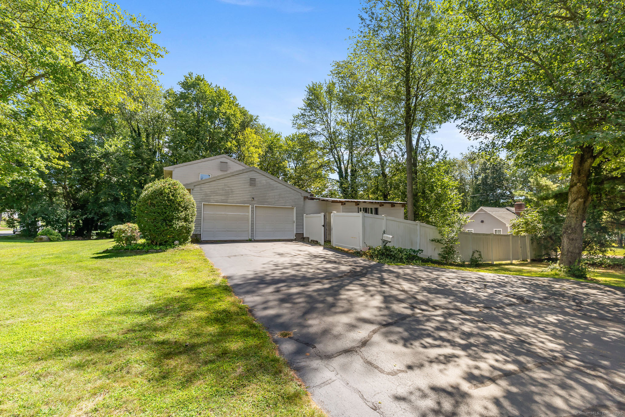 10 Mohegan Trail